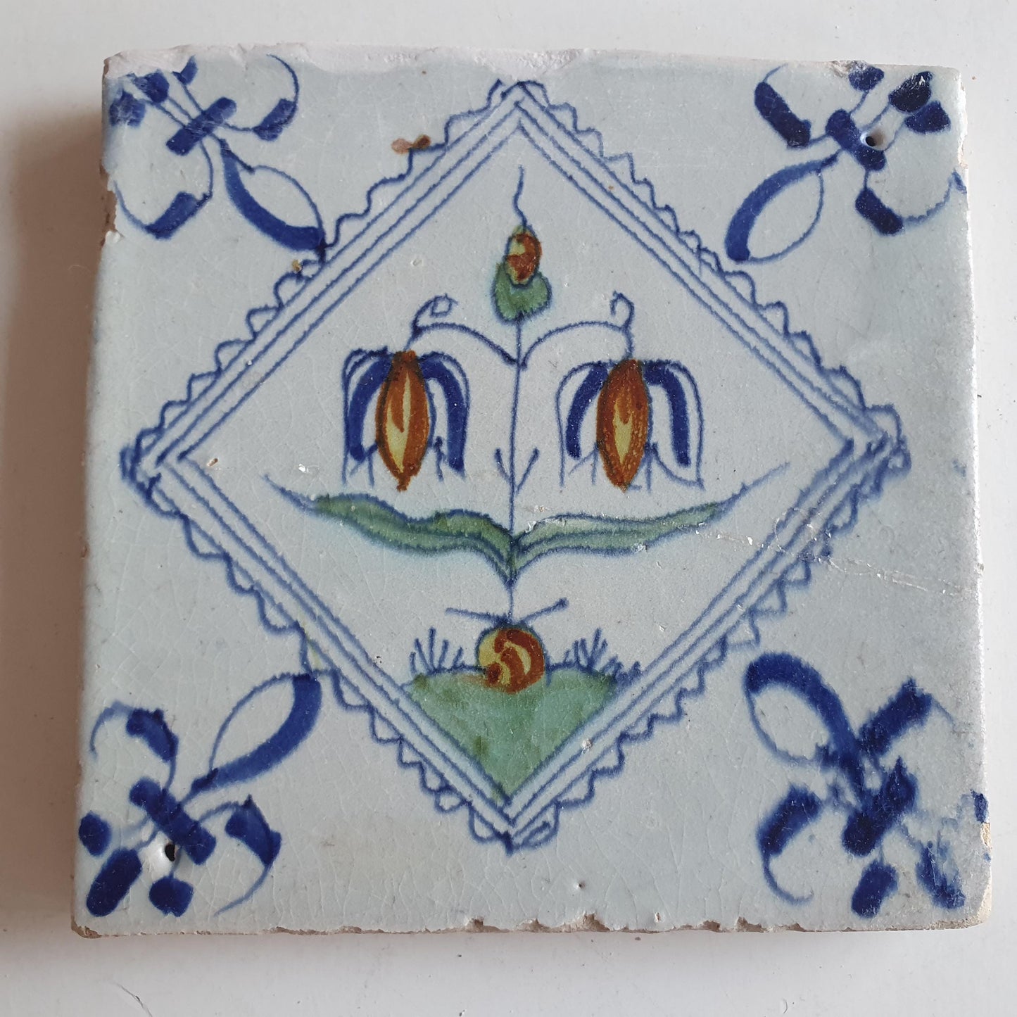 dutch delft  tile  tulip , Nederlands antiek polychroom - tegel met tulp in postzegel square kwadraattegel