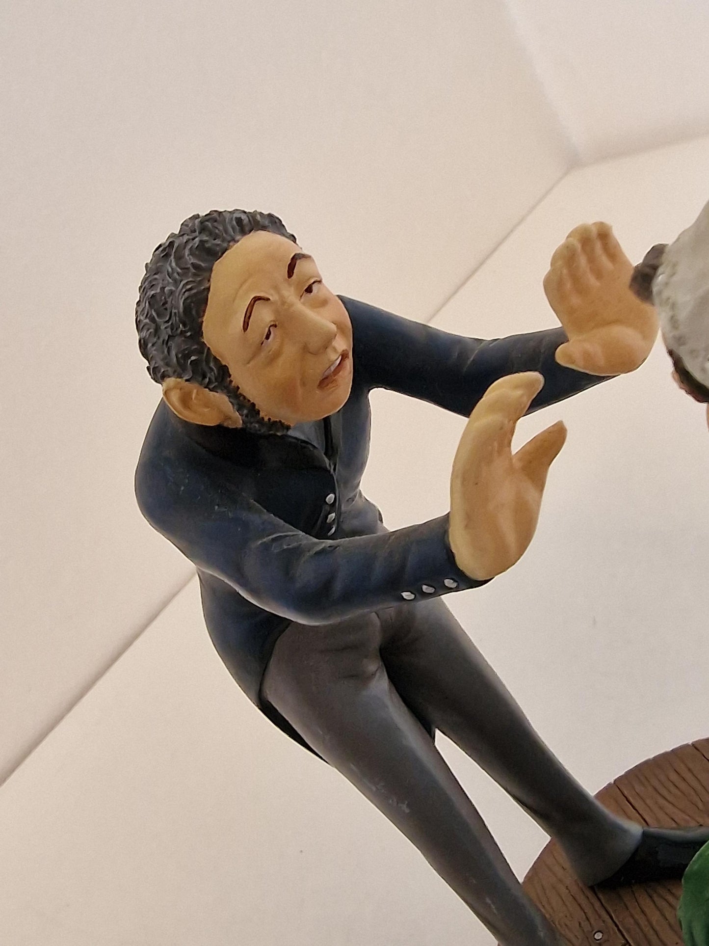 Honoré Daumier – hypnotiseur, mouseion museum figure, polystone, surrealism, limited edition retired collectable parastone figurine