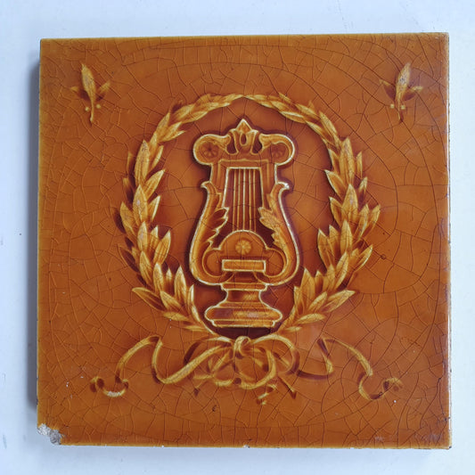 Originele antieke art nouveau-tegel gemaakt in Engeland.