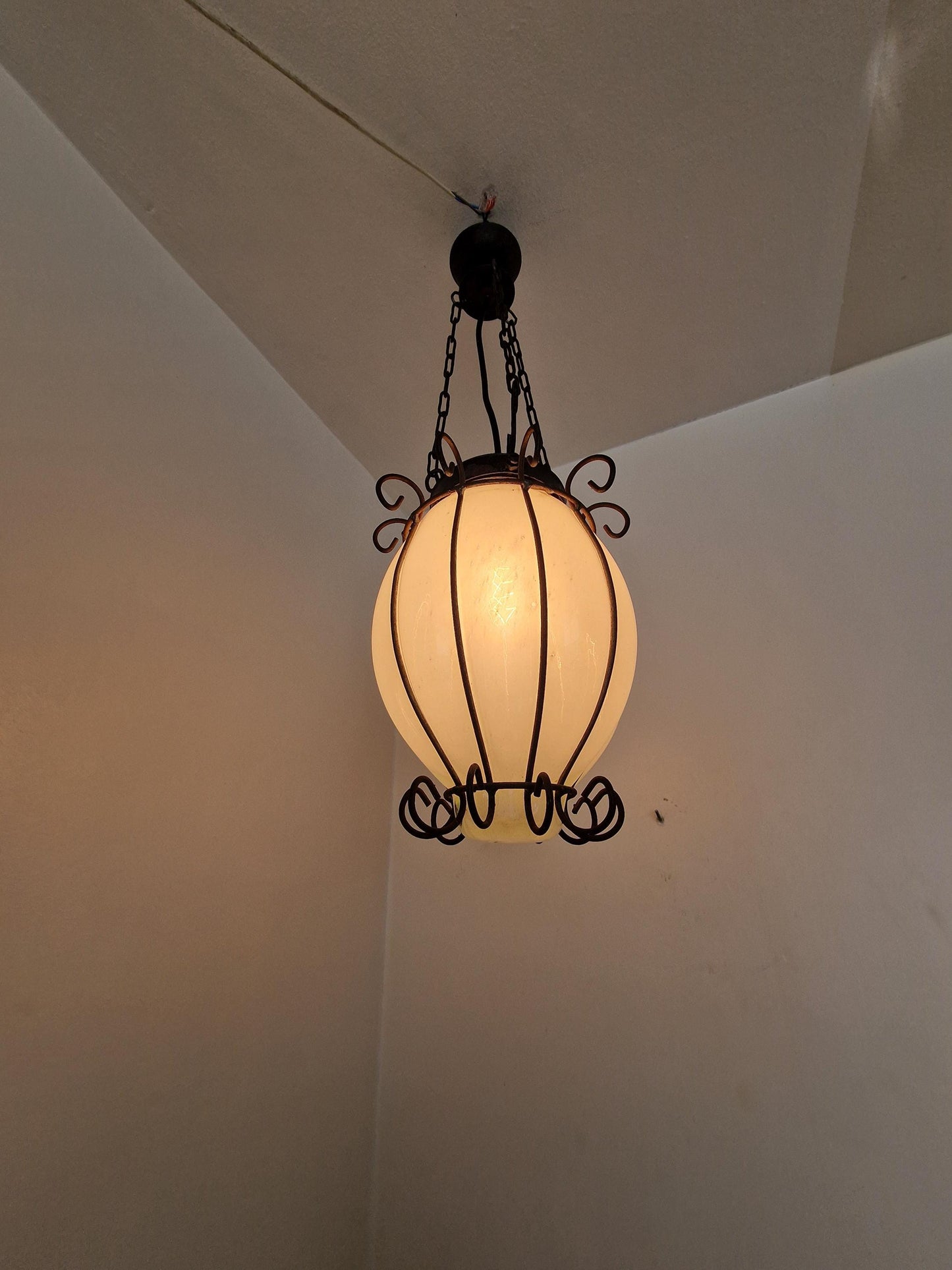 venezian vintage mouthblown glass ceiling lamp. veneziaanse oude hanglamp