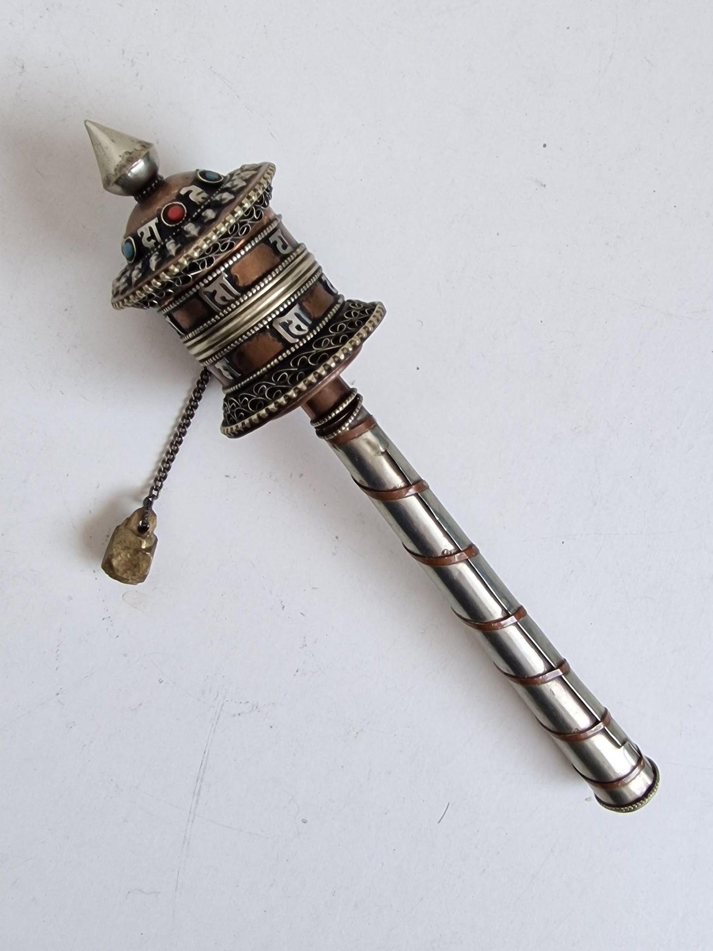 prayerwheel met siersteentjes, verzilverd- Tibet vintage boeddhisme gebedsmolen met papieren inhoud gebedsrol