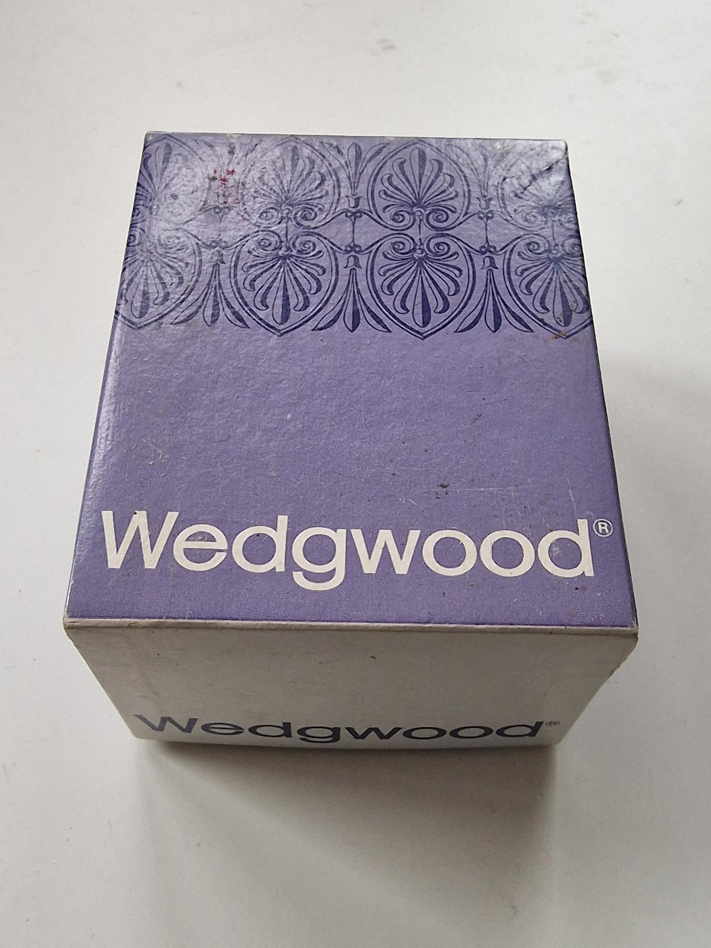 Wedgwood - jasperware presse paper crystal kristal paperweight presse-papier of famous house england cherub, boxed