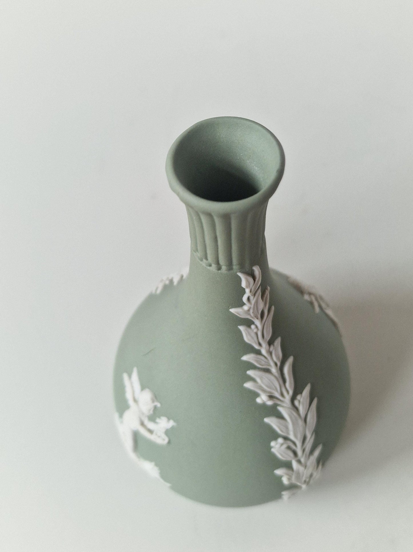mooie Wedgwood of Etrurian & Barlaston steelvaas Jasper ware, green vase