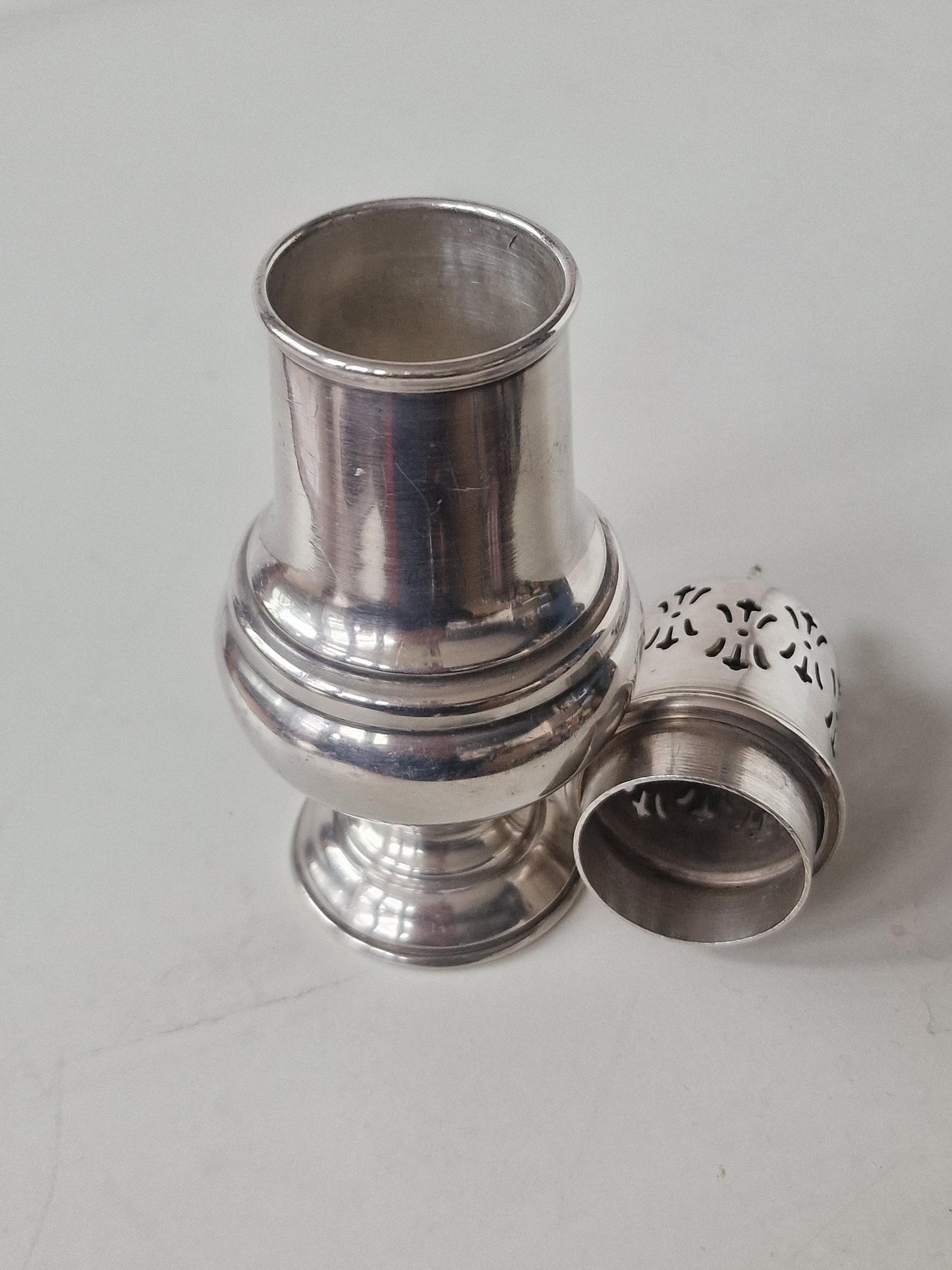 silvered antique british cacao strooier sprinkler spreader bus