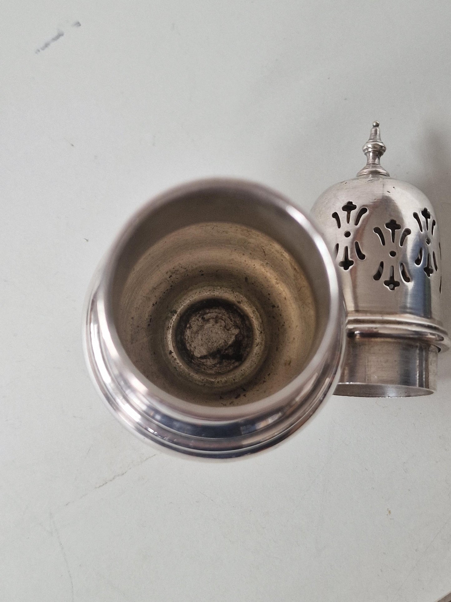 silvered antique british cacao strooier sprinkler spreader bus