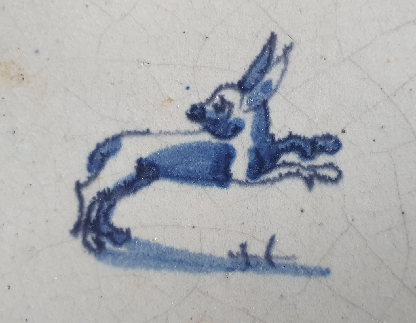 Antique Dutch circle Tile - wan-li cirkel - Dated around 1660, wan-li corner with rabbit
