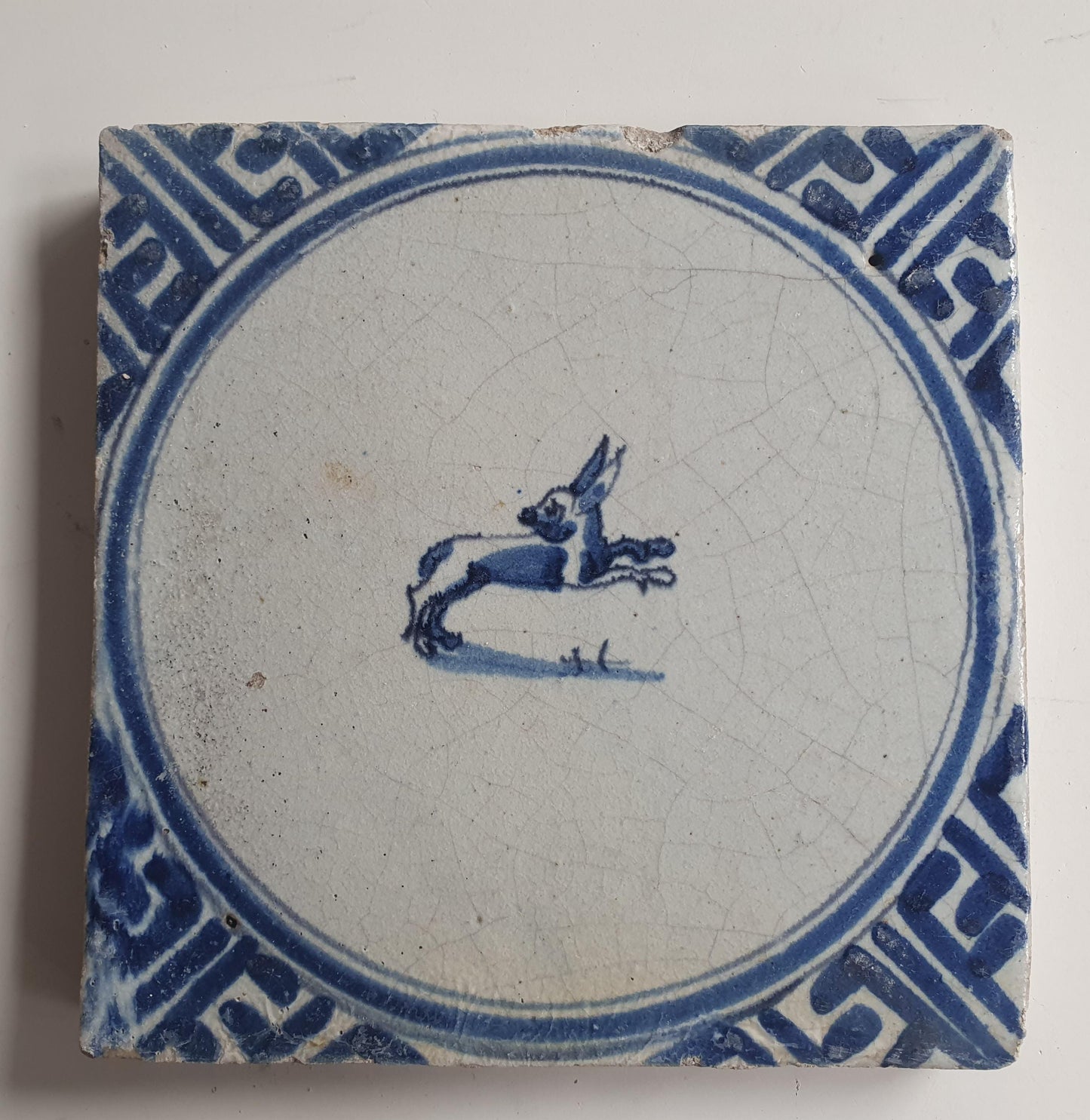 Antique Dutch circle Tile - wan-li cirkel - Dated around 1660, wan-li corner with rabbit