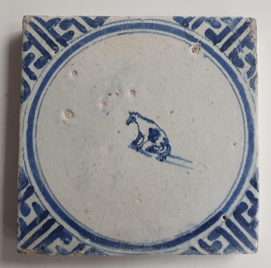Antique Dutch circle Tile - wan-li cirkel - Dated around 1660, wan-li corner with wolf