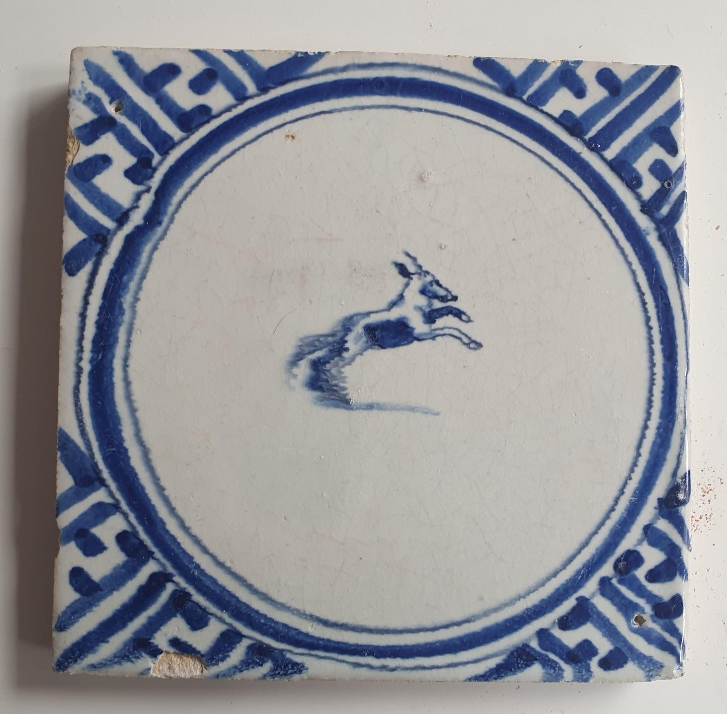 Antique Dutch circle Tile - wan-li cirkel - Dated around 1660, wan-li corner with fox