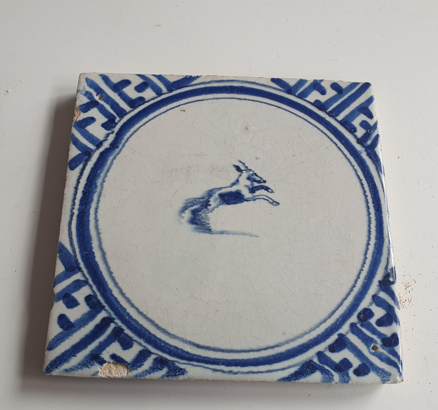 Antique Dutch circle Tile - wan-li cirkel - Dated around 1660, wan-li corner with fox