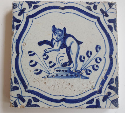 Antique Dutch Tile – Bear Motif, Winged-Leaf Border (1620-1640)