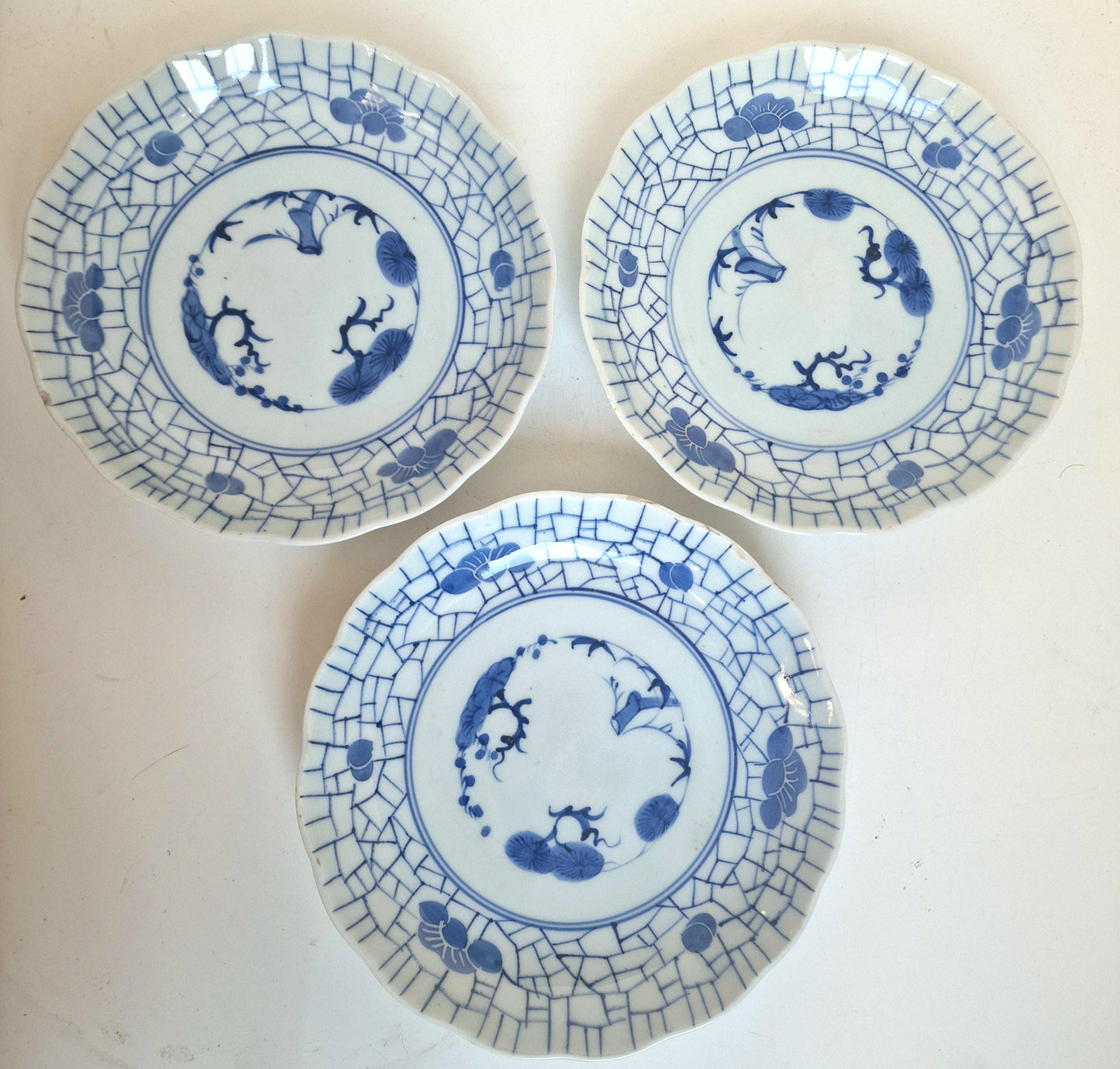Set of 3 Antique 18th Century Arita Porcelain Plates – Blue and White Japanese Imari – Chrysanthemum & Cracked Ice Pattern