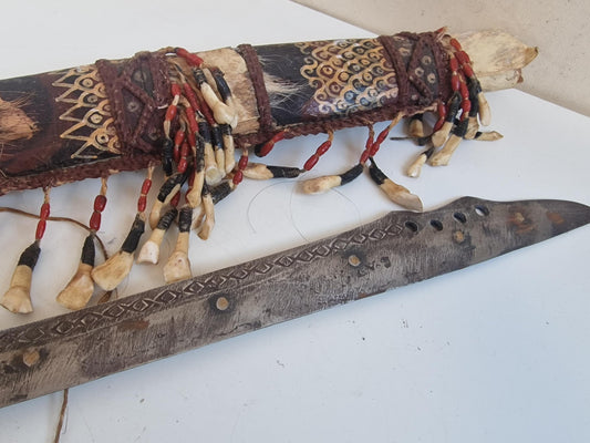Authentic Dayak Mandau Sword – Borneo Tribal Headhunter Weapon with Real Teeth & Fur