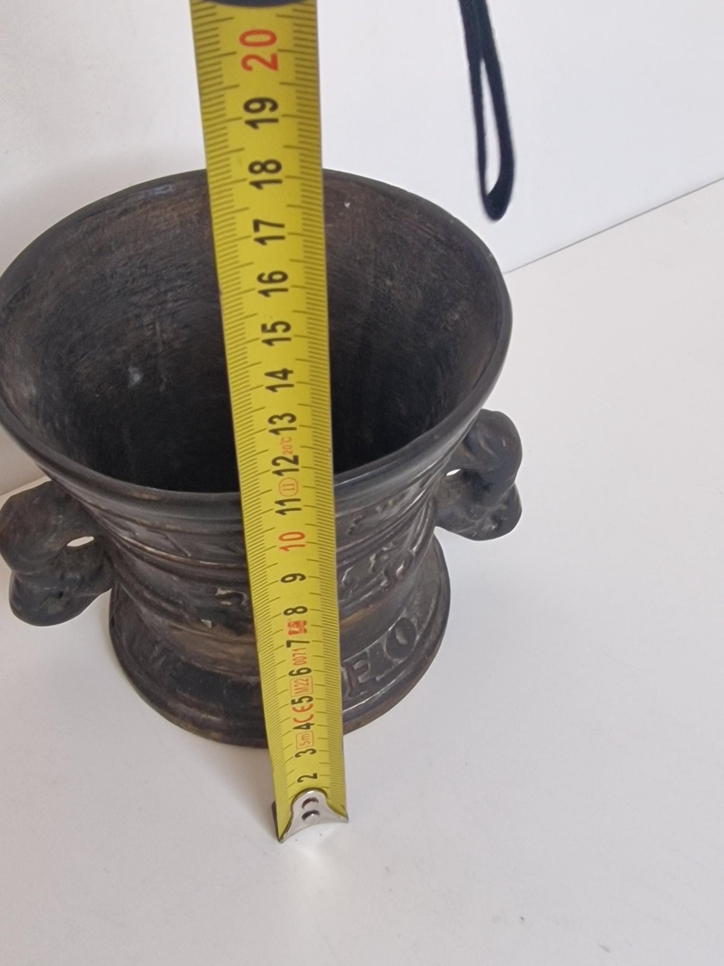 Renaissance Bronze Apothecary Mortar – Dated 1595 – “Laudate Deo” – Northern European Cast Bronze