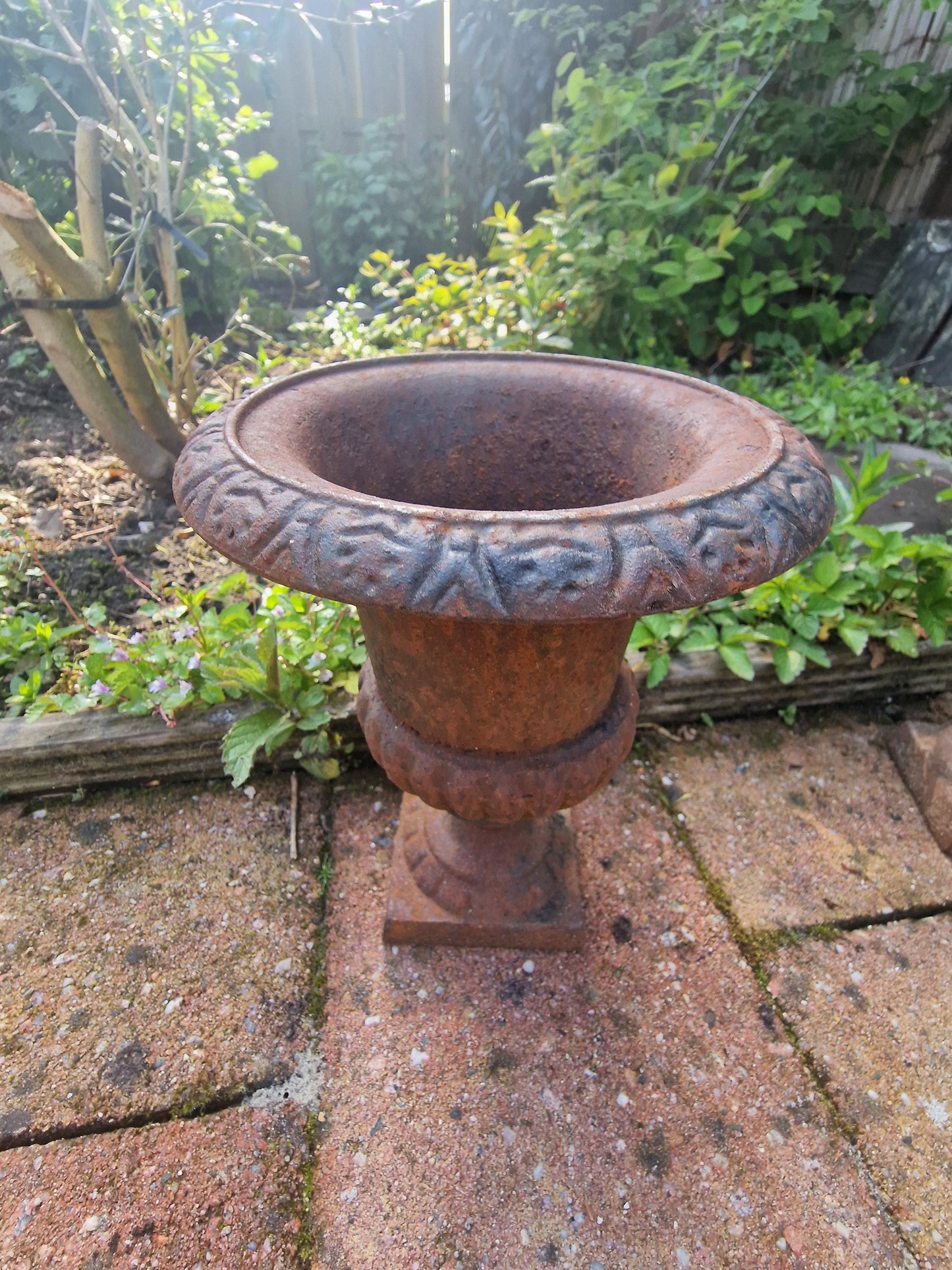 garden vase planter antique french estate  vase ca 1900 art nouveau france cast iron jardiniere, h 24 cm