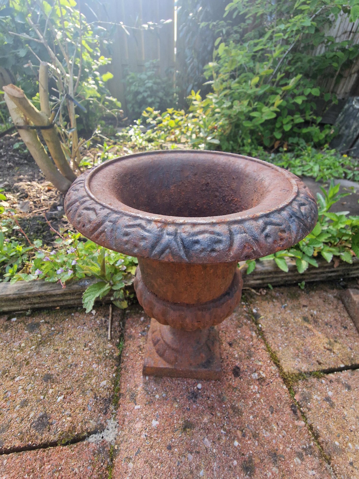 garden vase planter antique french estate  vase ca 1900 art nouveau france cast iron jardiniere, h 24 cm
