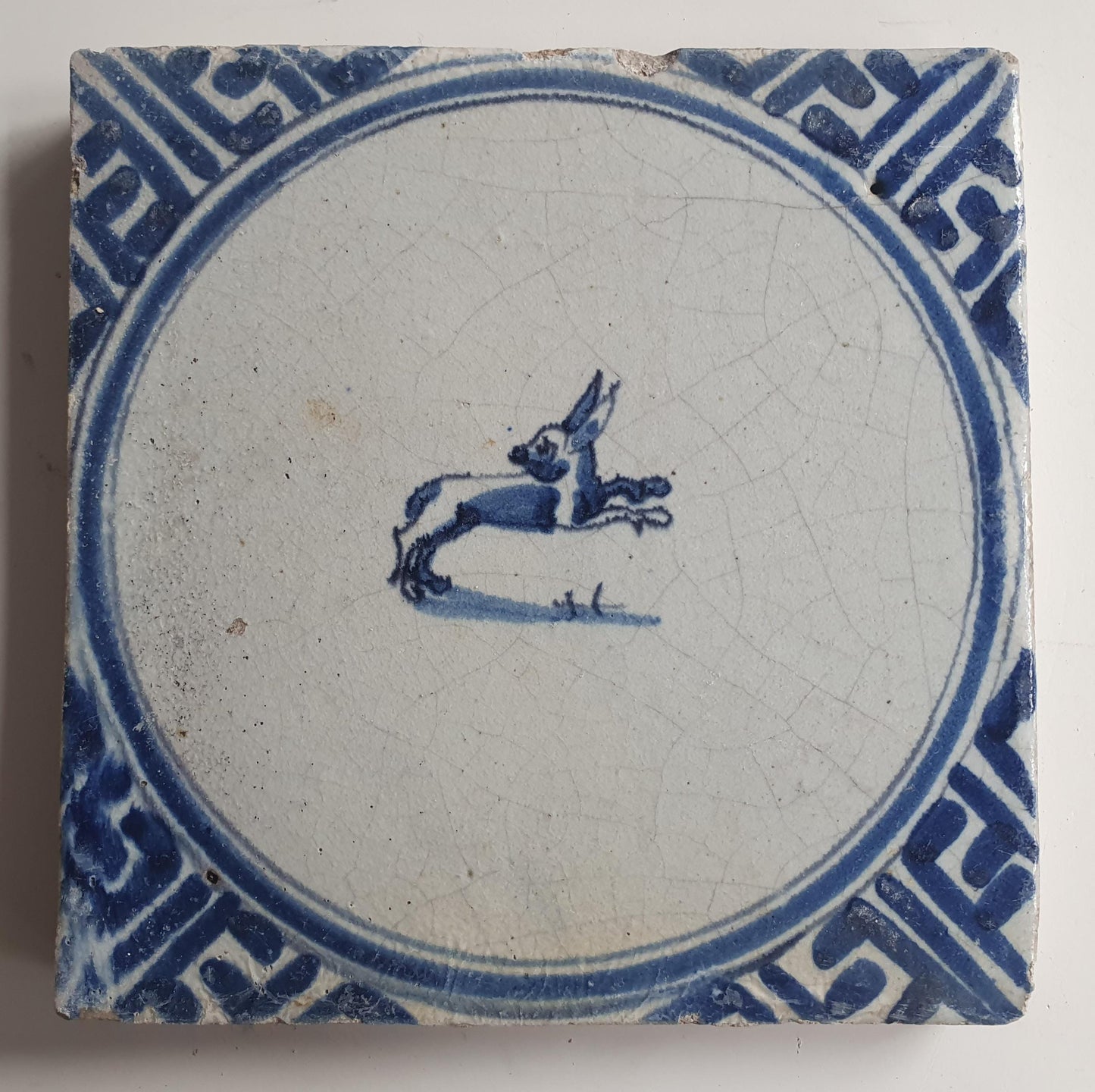 Antique Dutch circle Tile - wan-li cirkel - Dated around 1660, wan-li corner with rabbit
