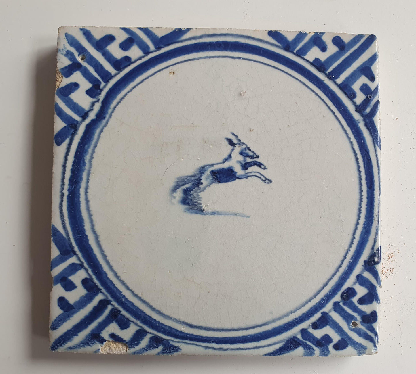 Antique Dutch circle Tile - wan-li cirkel - Dated around 1660, wan-li corner with fox
