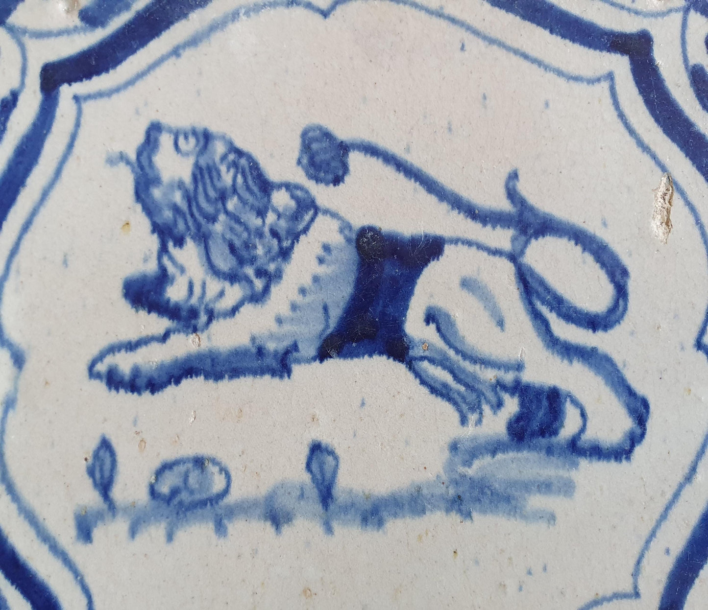 Antique Delft Tile – Lion Motif, Winged Leaf Border (1620-1640)