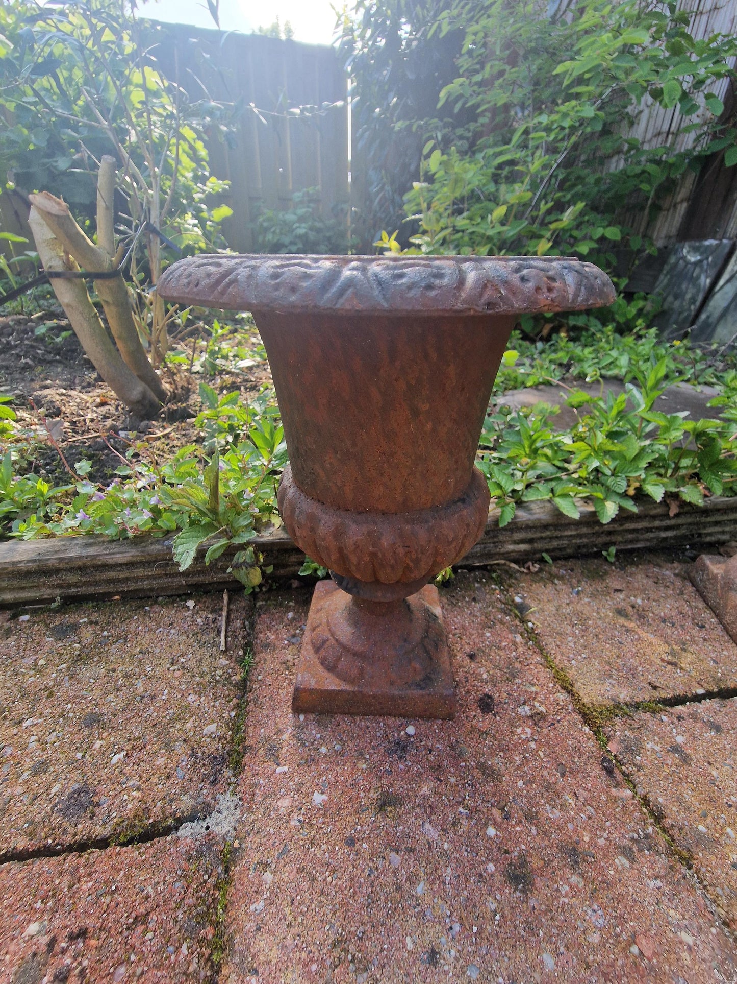 garden vase planter antique french estate  vase ca 1900 art nouveau france cast iron jardiniere, h 24 cm