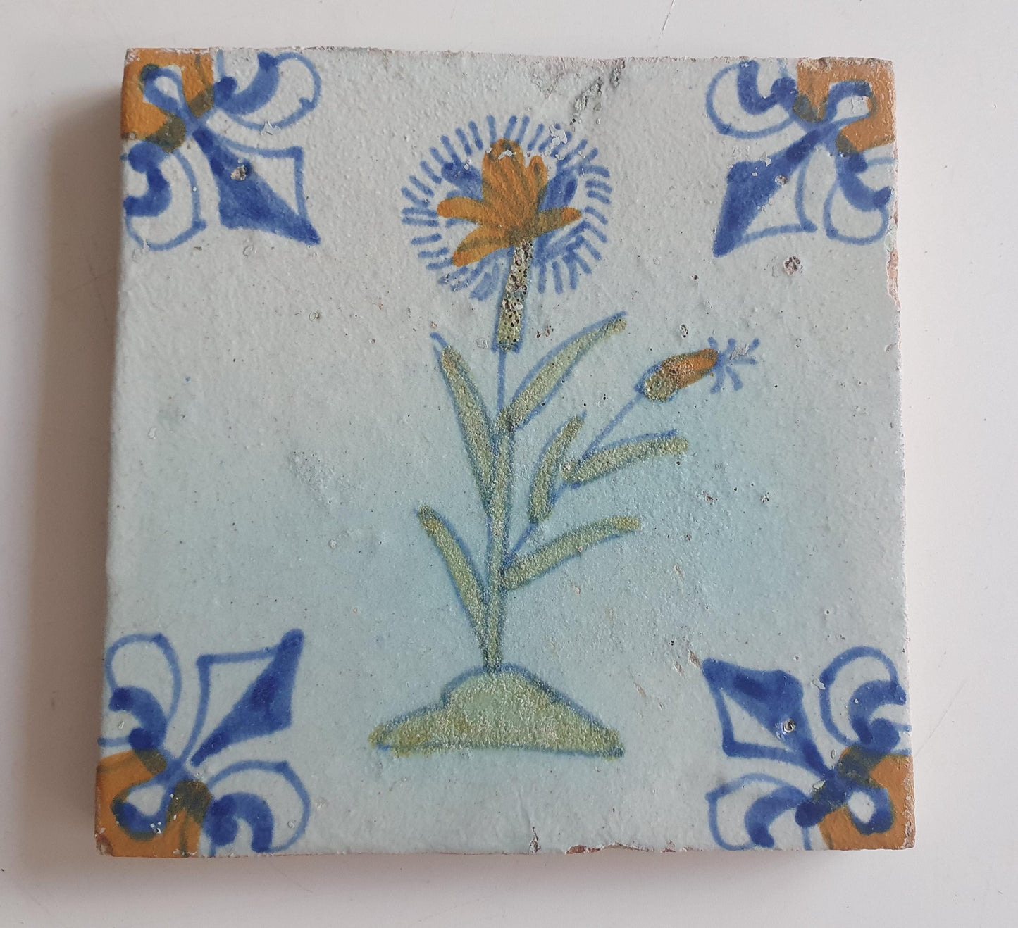 dutch flower  Gouda rare delft polychrome tile, 1620
