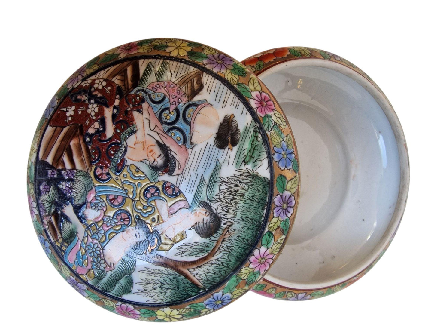 Antique Chinese Porcelain Box – Hand-Painted Famille Rose Erotic Scene