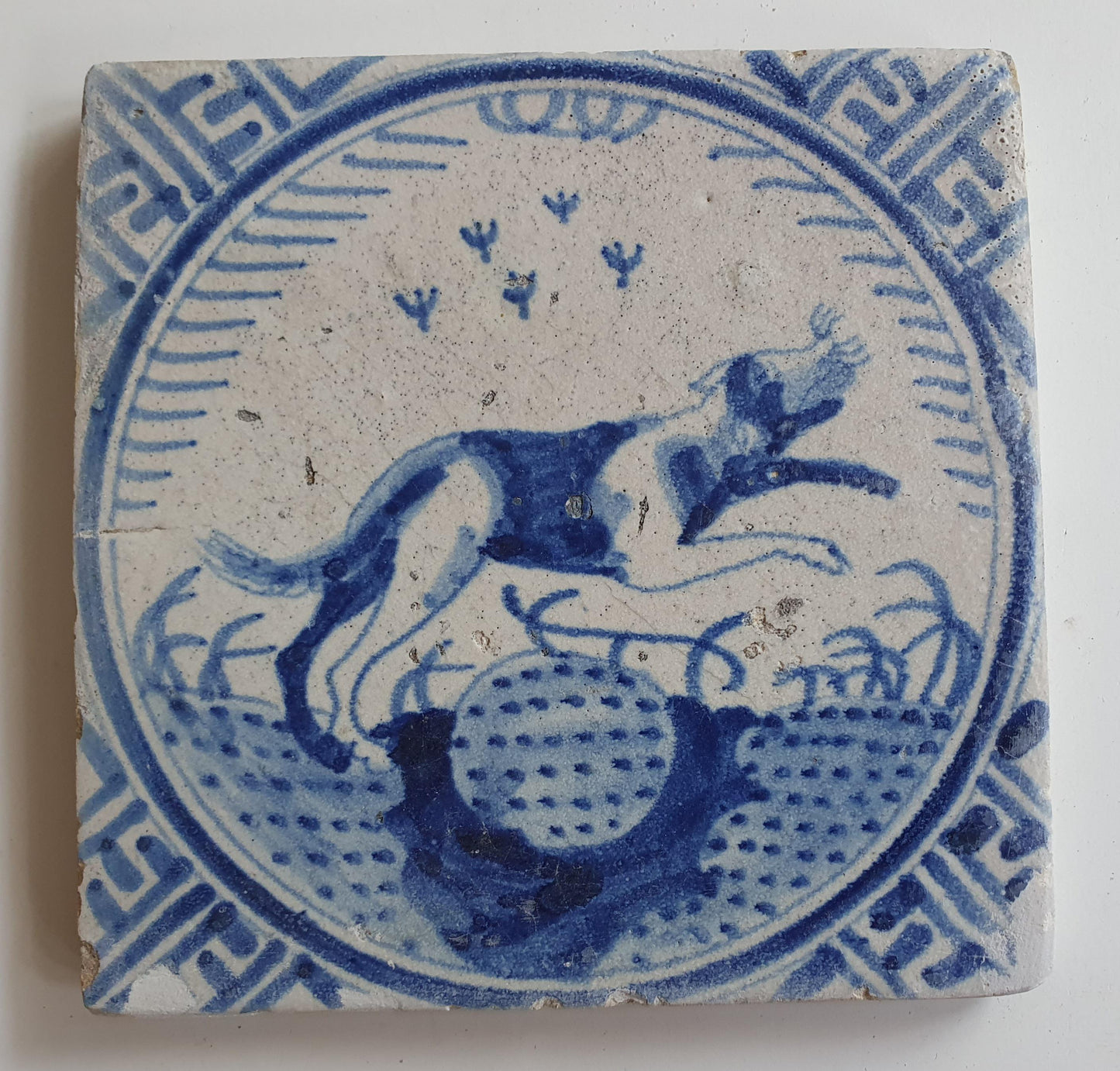 Antique Dutch Tile - dog Rotterdam Kroontegel, Rotterdamse, hond - Dated around 1600-1625, RARE