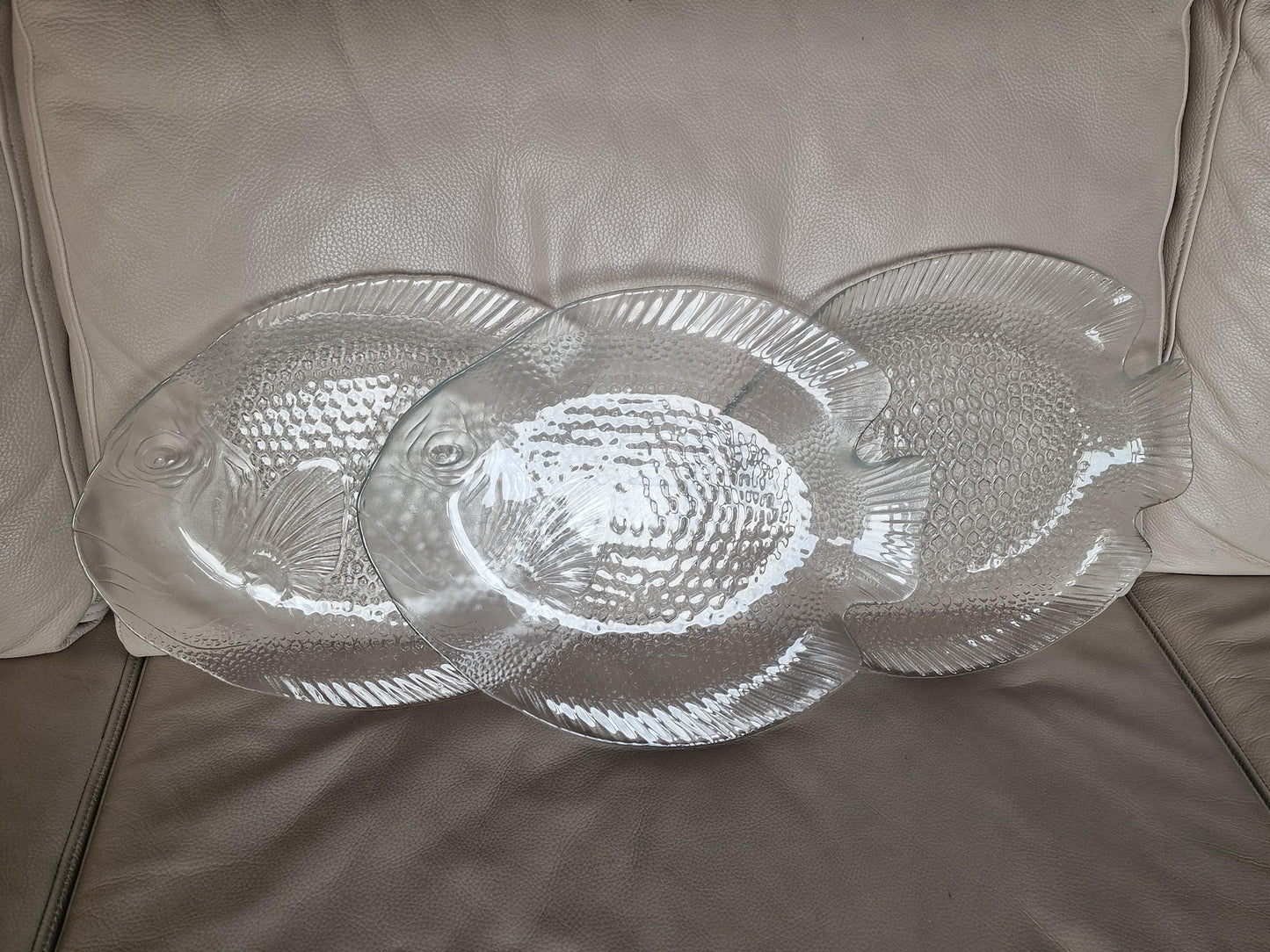 grote glazen visschalen vis banket fish dishes platter glass scandinavian vintage