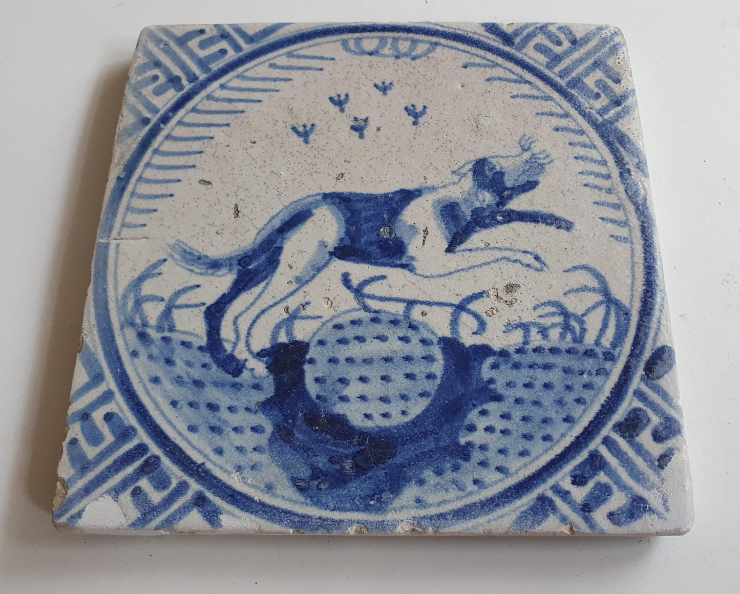 Antique Dutch Tile - dog Rotterdam Kroontegel, Rotterdamse, hond - Dated around 1600-1625, RARE