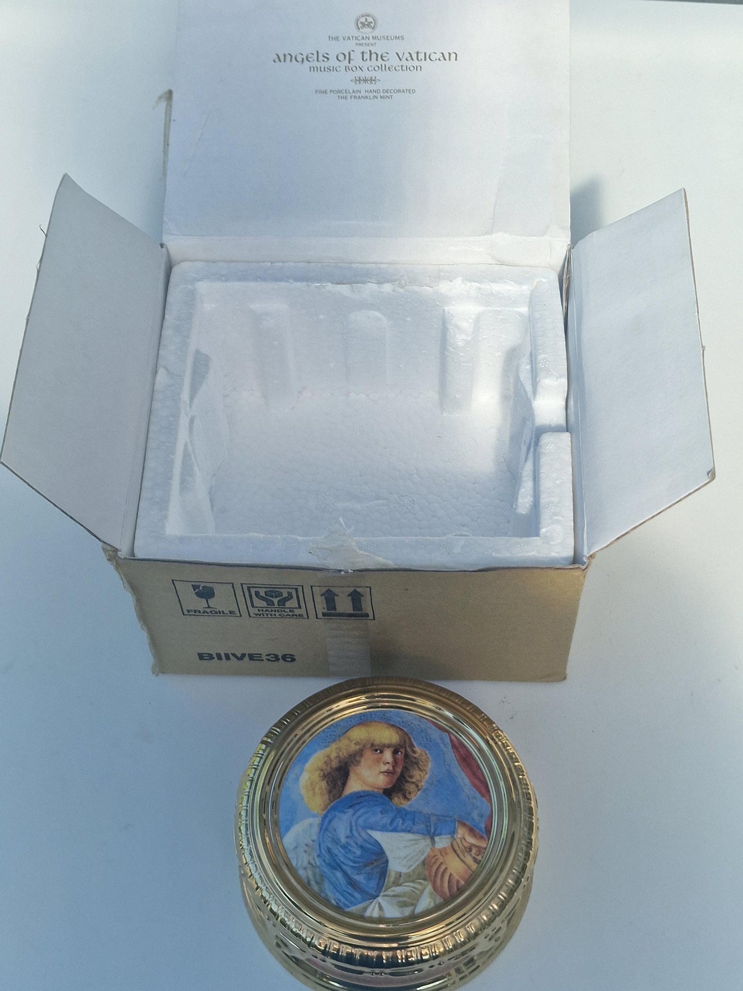 Franklin Mint Angels Vatican Music Box, Handel Aria, angel porcelain, Origin: Official Museums Collection
