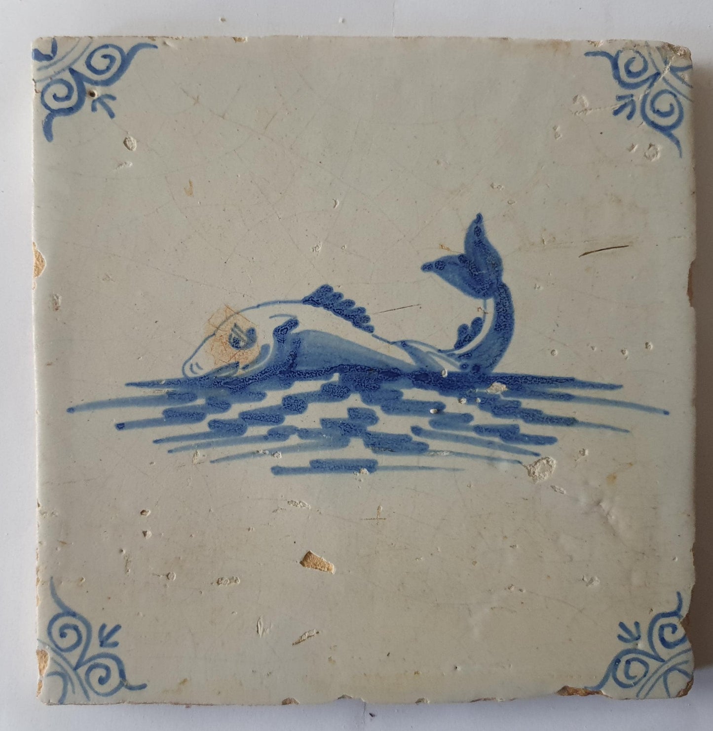 Antique Delft Tile – Fish Design, 17th Century Dutch Tile oxhead corner