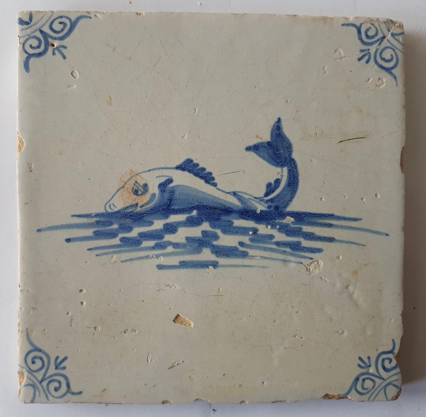 Antique Delft Tile – Fish Design, 17th Century Dutch Tile oxhead corner
