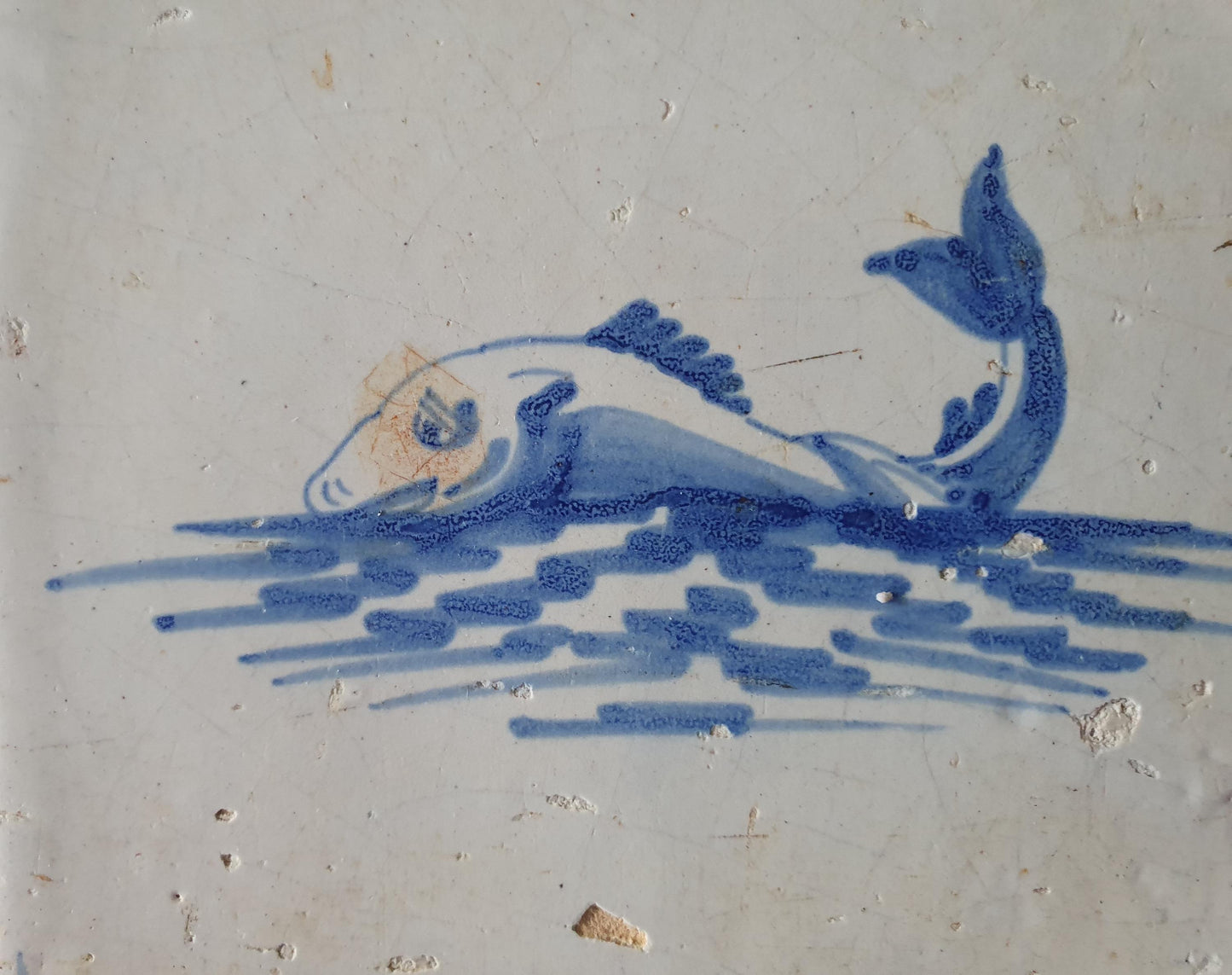 Antique Delft Tile – Fish Design, 17th Century Dutch Tile oxhead corner