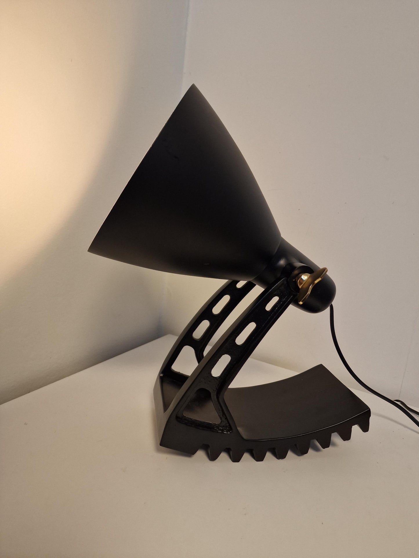 Pols Potten Rocking Table Lamp – Industrial Dutch Design, Brass Shade