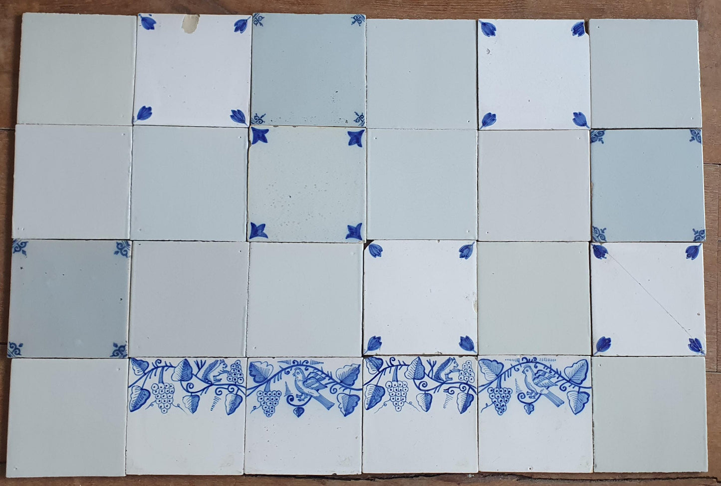 24 Antique Delft Tiles, Dutch People Depiction, 13x13cm (Set 24)