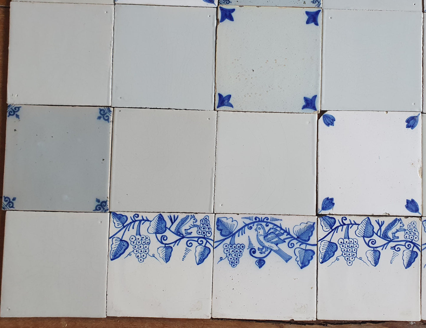 24 Antique Delft Tiles, Dutch People Depiction, 13x13cm (Set 24)