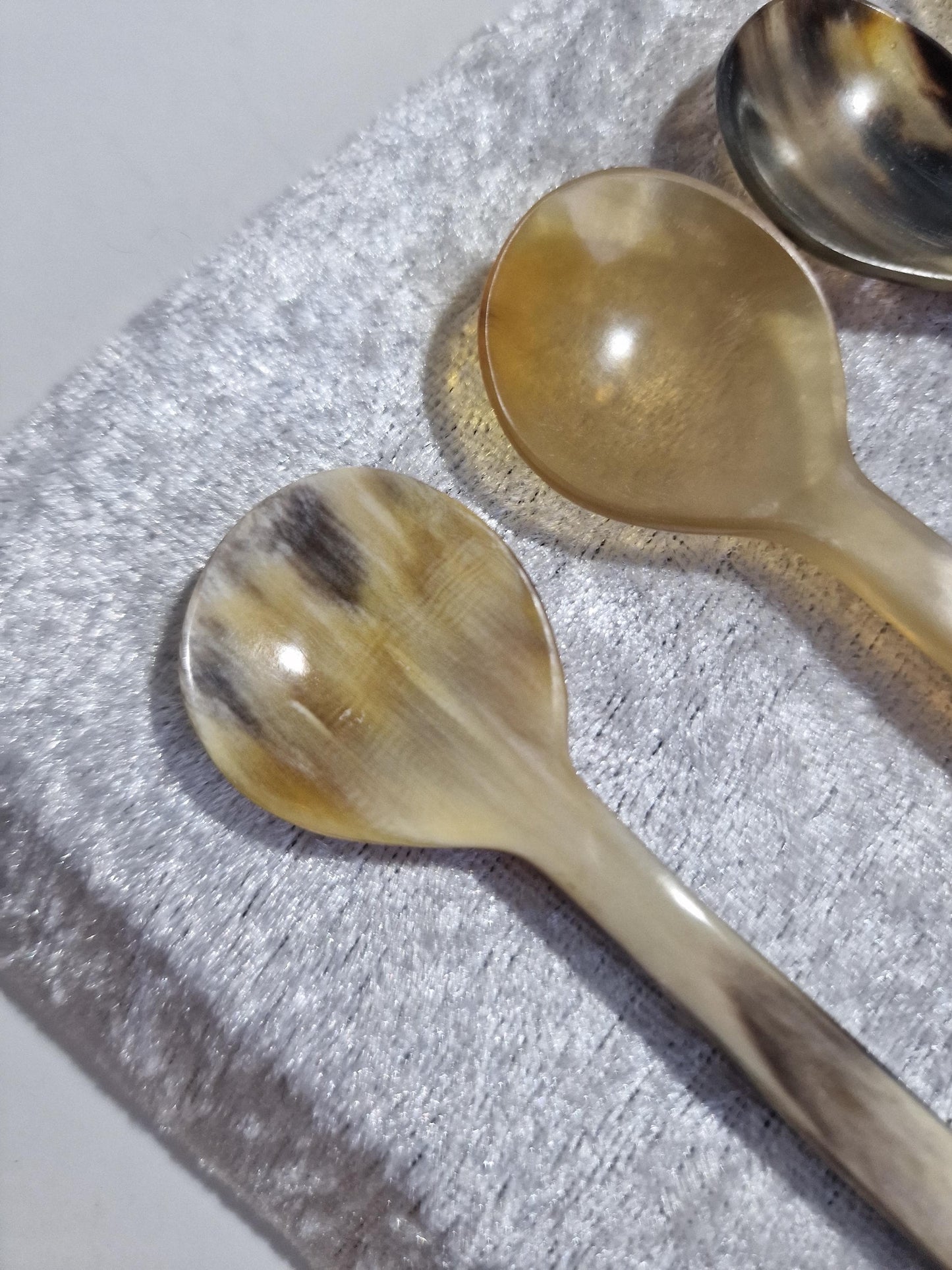 Handcrafted Zebu Horn Spoons, Madagascar, Organic Baby or caviar Spoons, Set of 6, kaviaar
