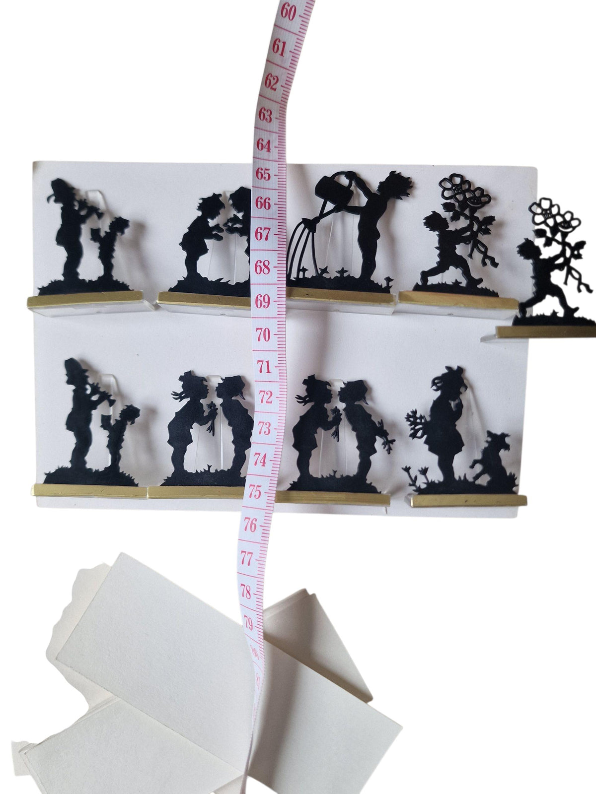 Vintage silhouette place card holders – romantic children figures set, cards included. Mcm