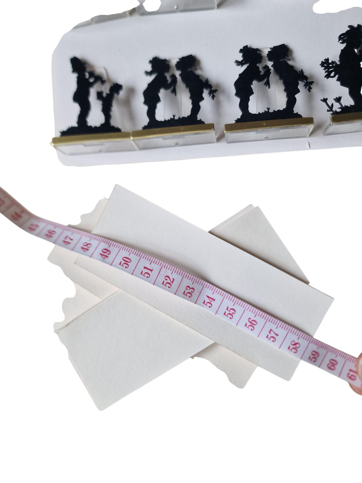 Vintage silhouette place card holders – romantic children figures set, cards included. Mcm