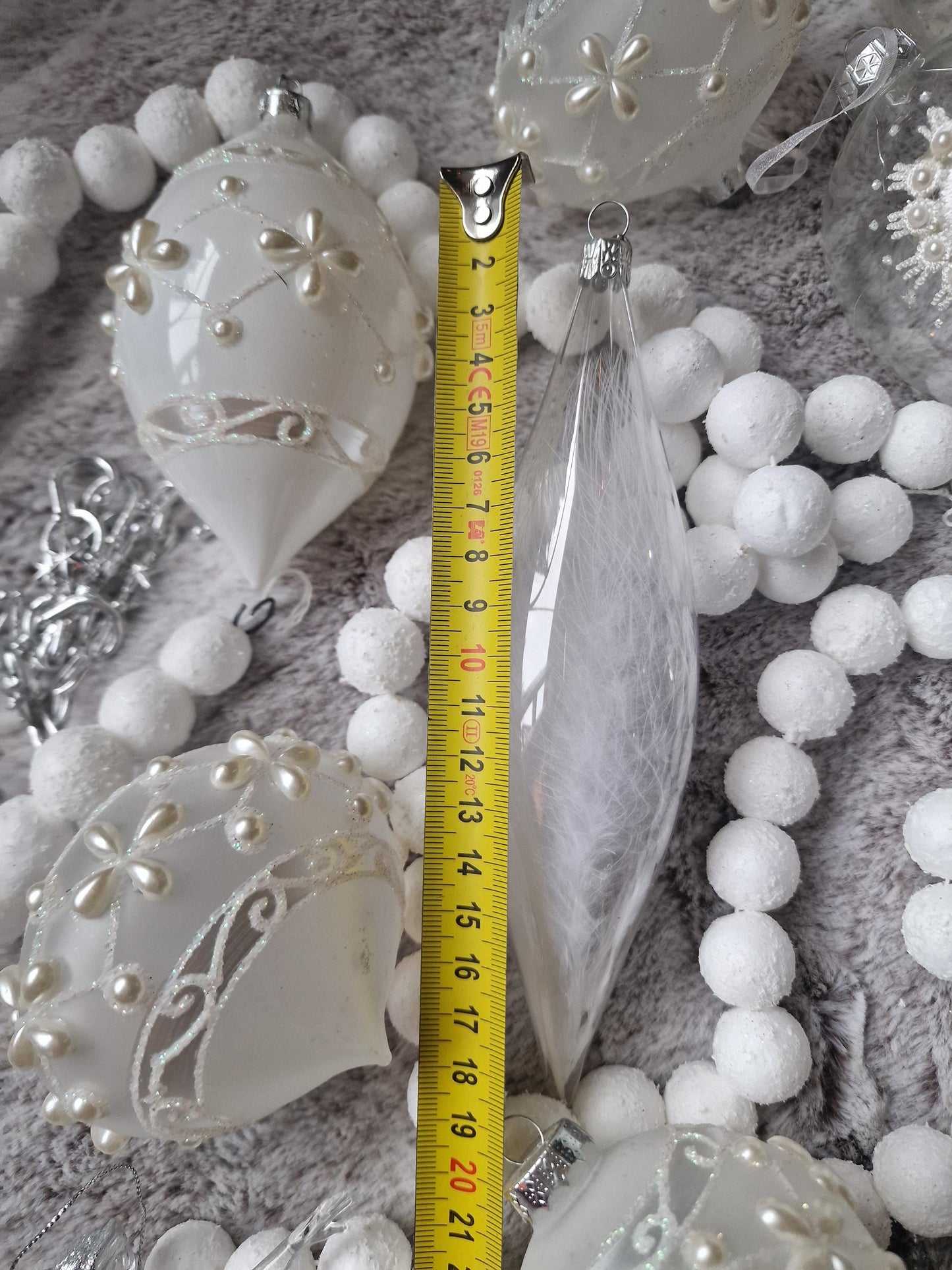 Exclusive christmas baubles plus garlands in pearl and white