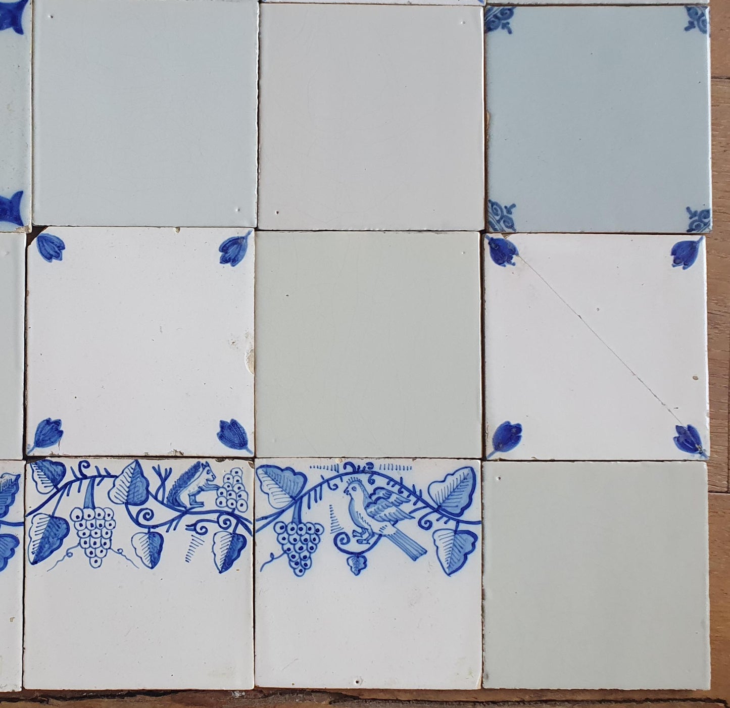 24 Antique Delft Tiles, Dutch People Depiction, 13x13cm (Set 24)
