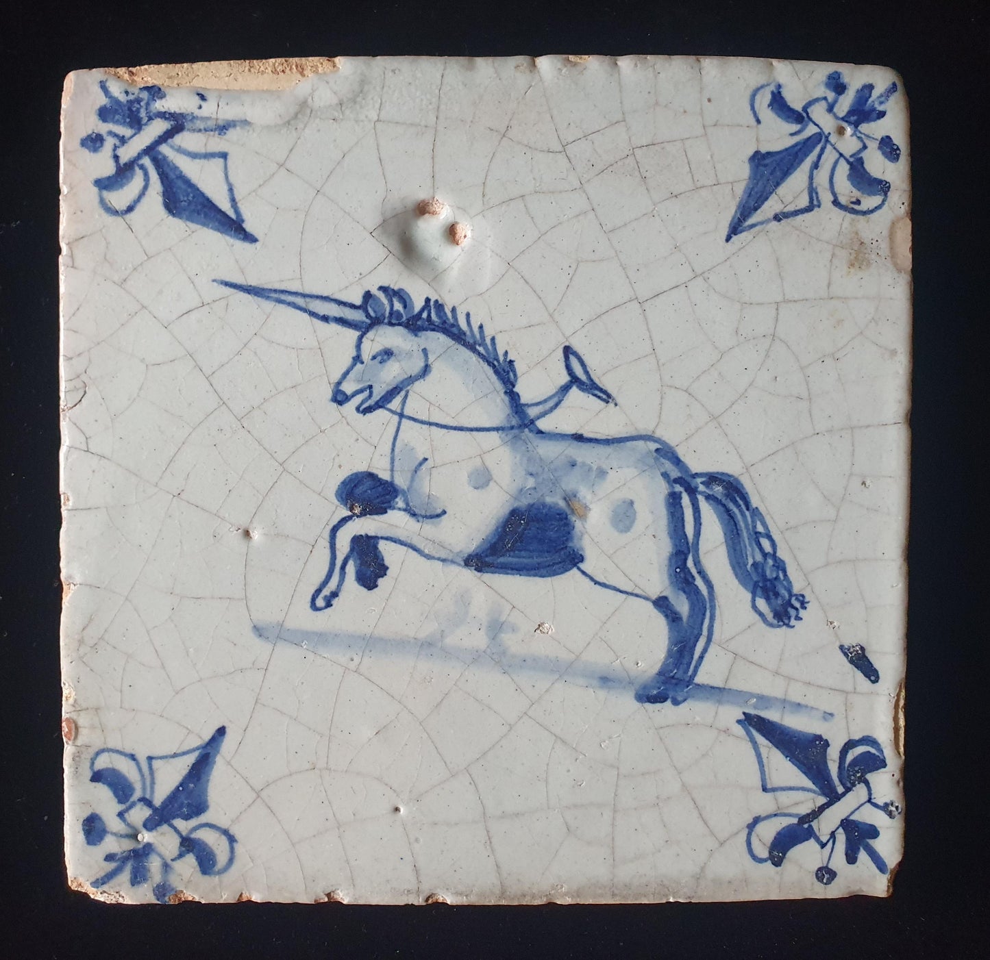 Delftse tegel met een een eenhoorn; antieke Delft Blue Dutch 17e eeuw, verzameltegel, backsplash, fireplace