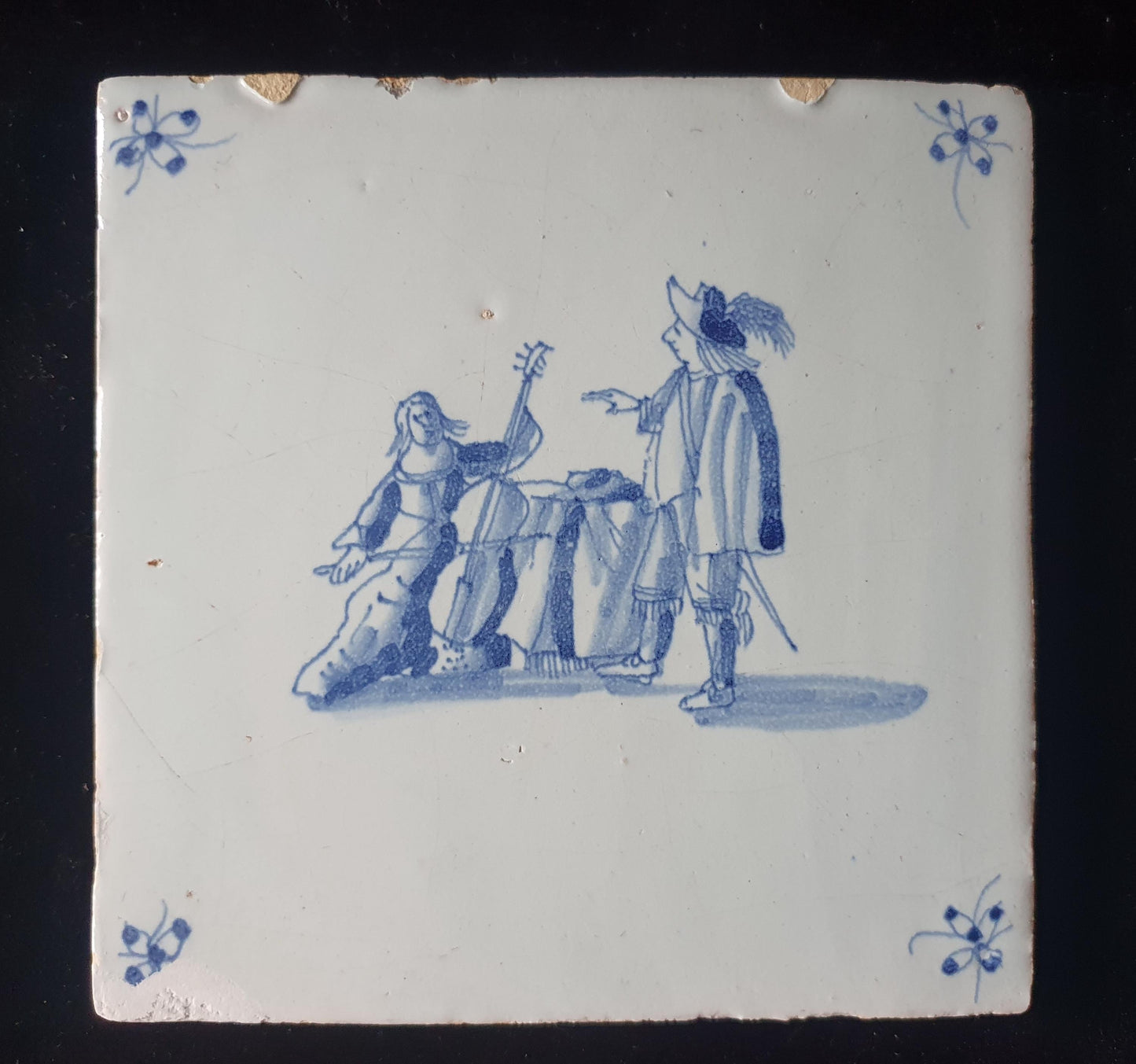 Grauda Tile - Dutch master Pytter Grauda - lady playing the cello - verzameltegel antieke Delft Blue Dutch 17e eeuw, rare