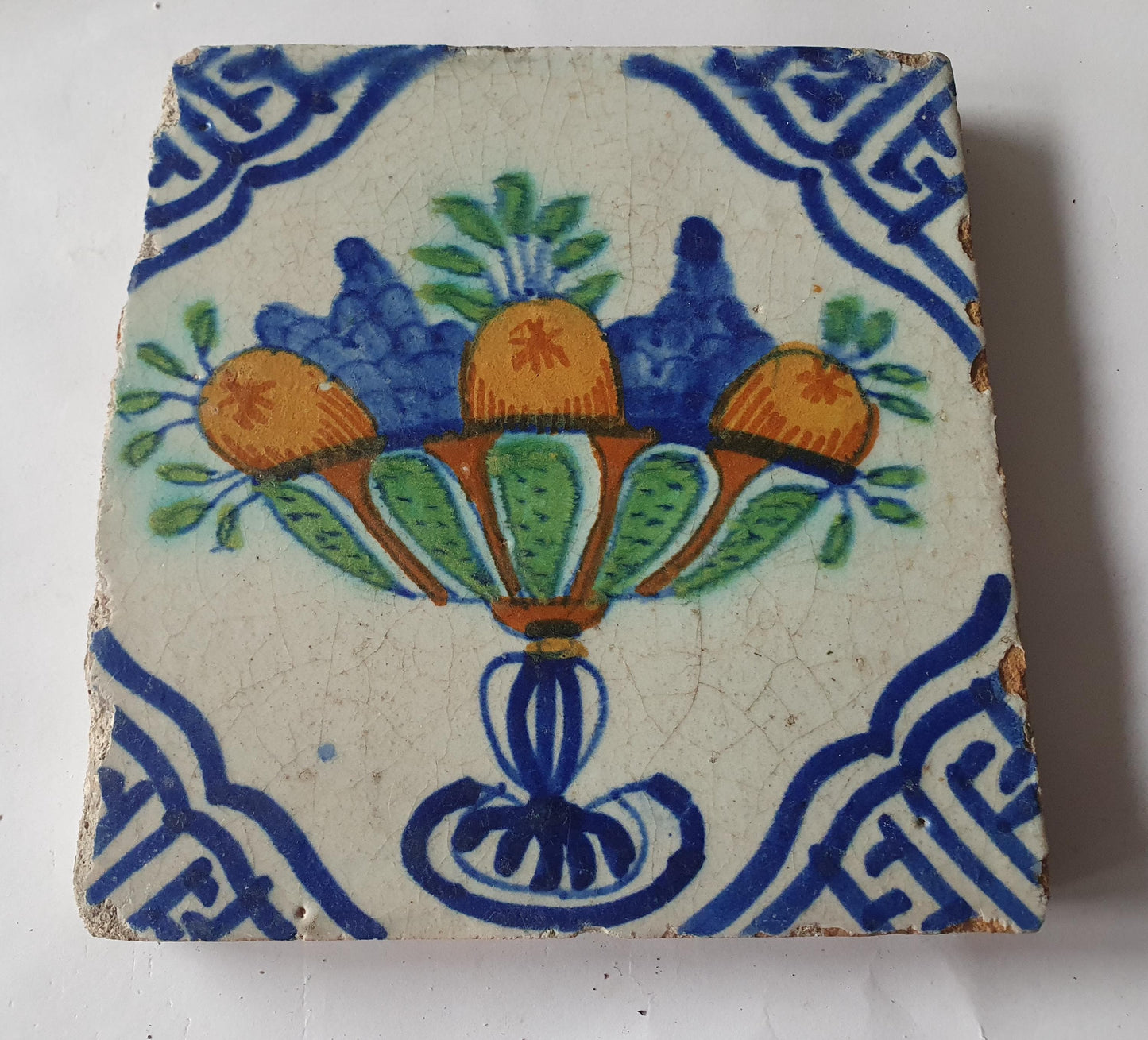 Delftse tegel met een fruitschaal ca : 1620-1640, polychroom; antieke Delft Blue Dutch 17e eeuw, verzameltegel, backsplash