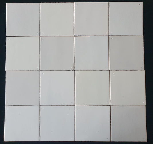 Set van 16  ‘All-in mix’ combineert al onze negen klassieke witte tegelkleuren, tilepanel wandtegels voor backsplash of fireplace.