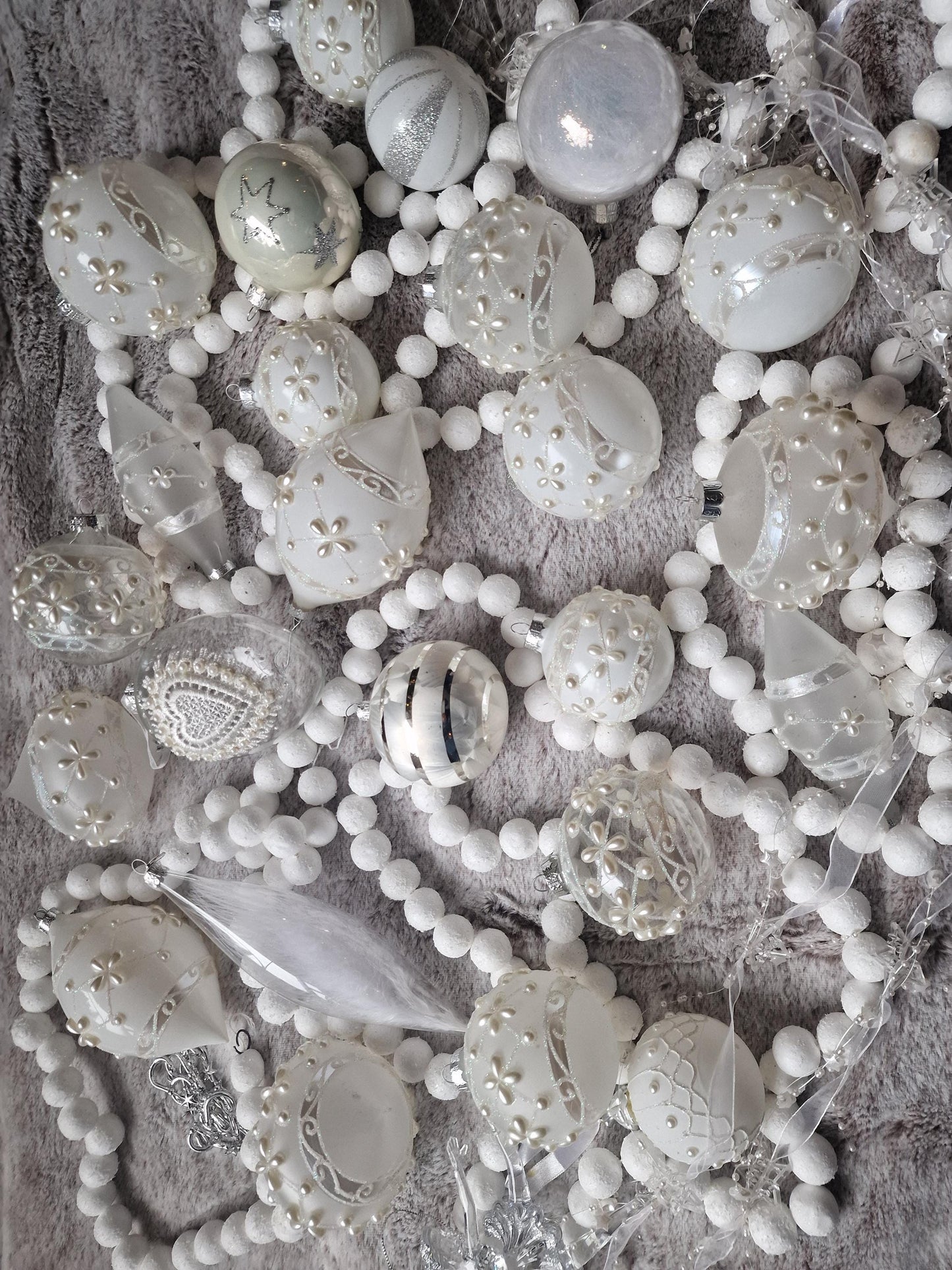 Exclusive christmas baubles plus garlands in pearl and white