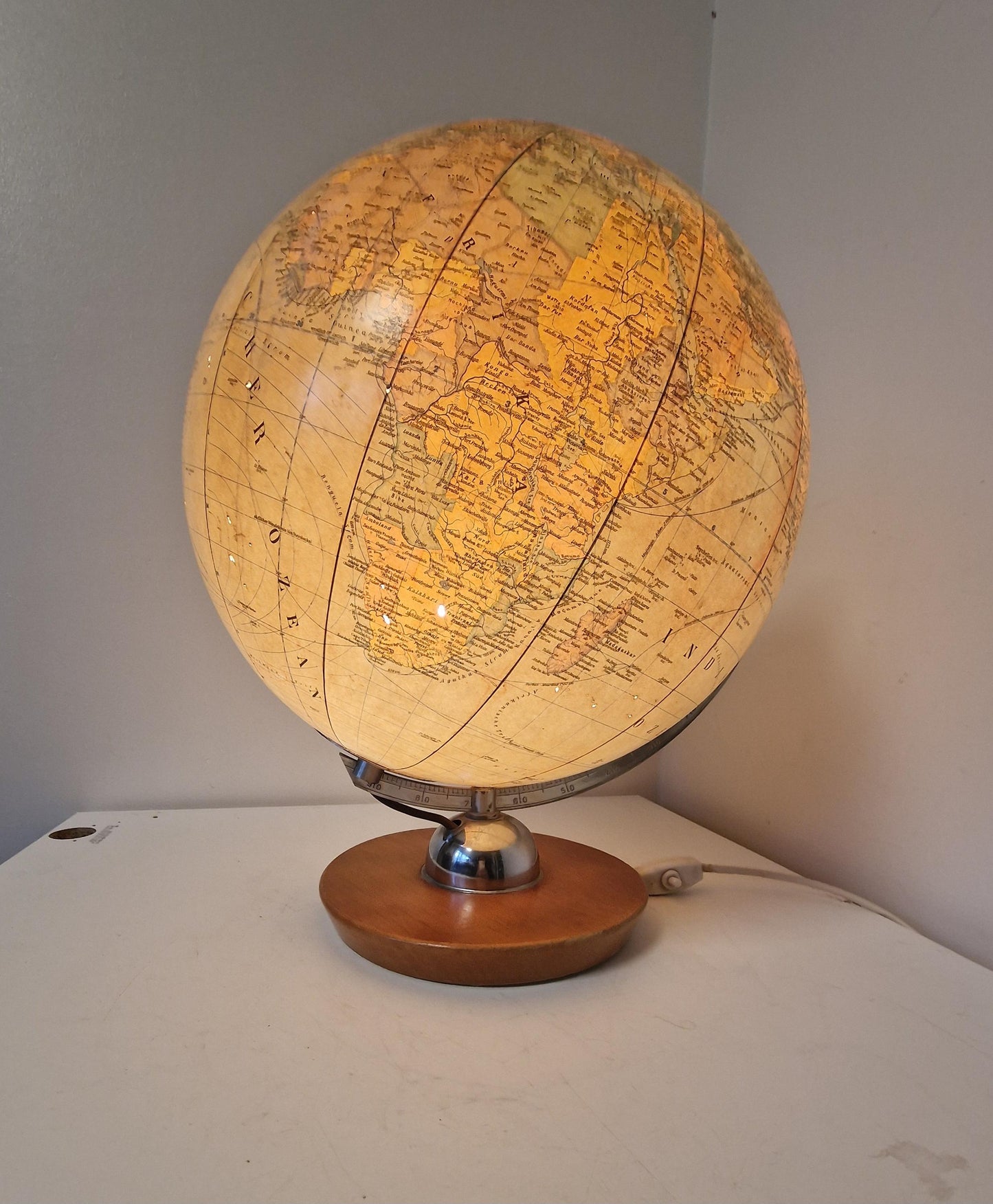 Vintage XL Light Up Glass Globe – JRO verlag Munchen, Germany