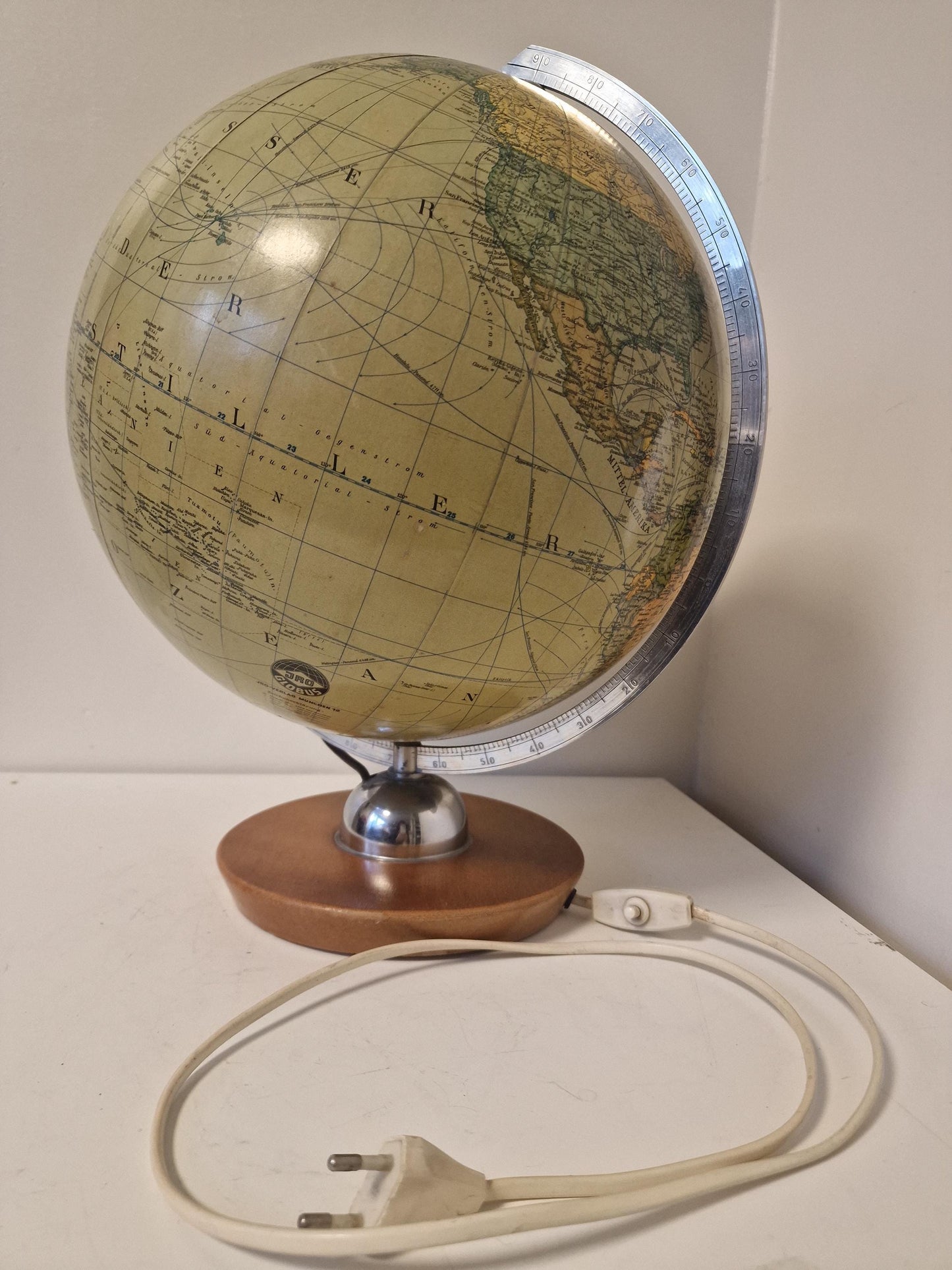 Vintage XL Light Up Glass Globe – JRO verlag Munchen, Germany