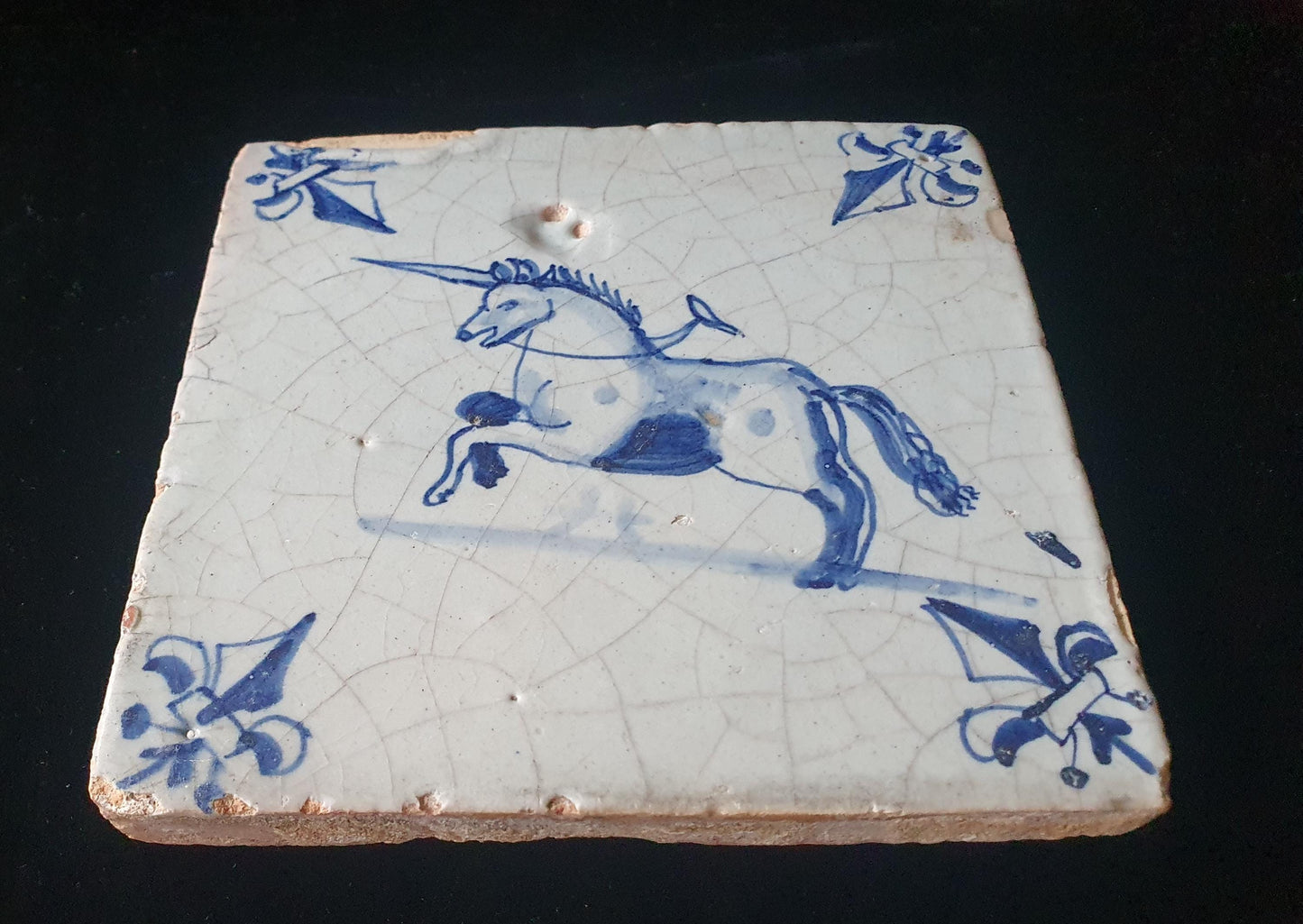 Delftse tegel met een een eenhoorn; antieke Delft Blue Dutch 17e eeuw, verzameltegel, backsplash, fireplace