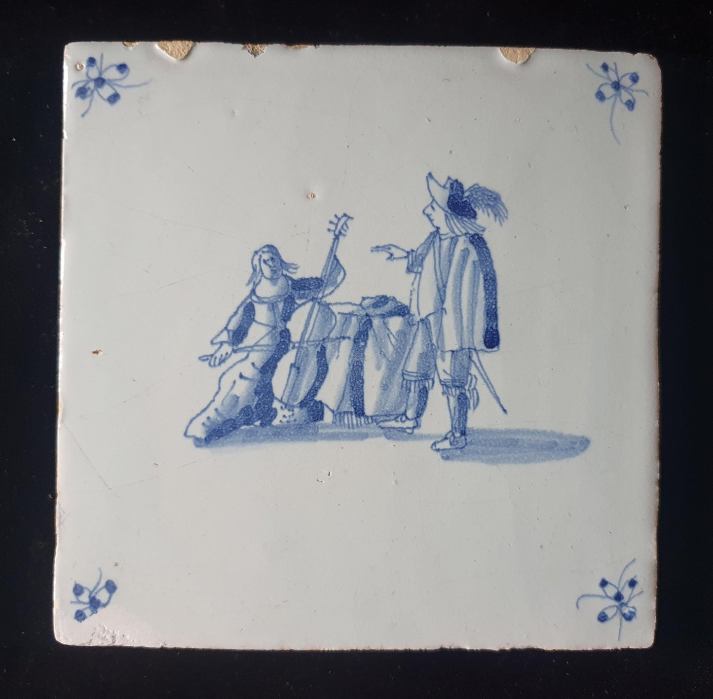 Grauda Tile - Dutch master Pytter Grauda - lady playing the cello - verzameltegel antieke Delft Blue Dutch 17e eeuw, rare